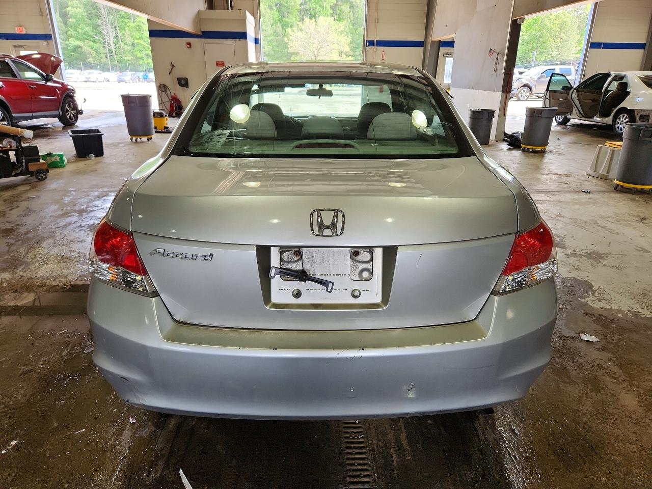 2008 Honda Accord Lx Silver vin: 1HGCP26338A059797
