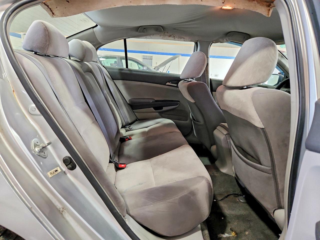 2008 Honda Accord Lx Silver vin: 1HGCP26338A059797