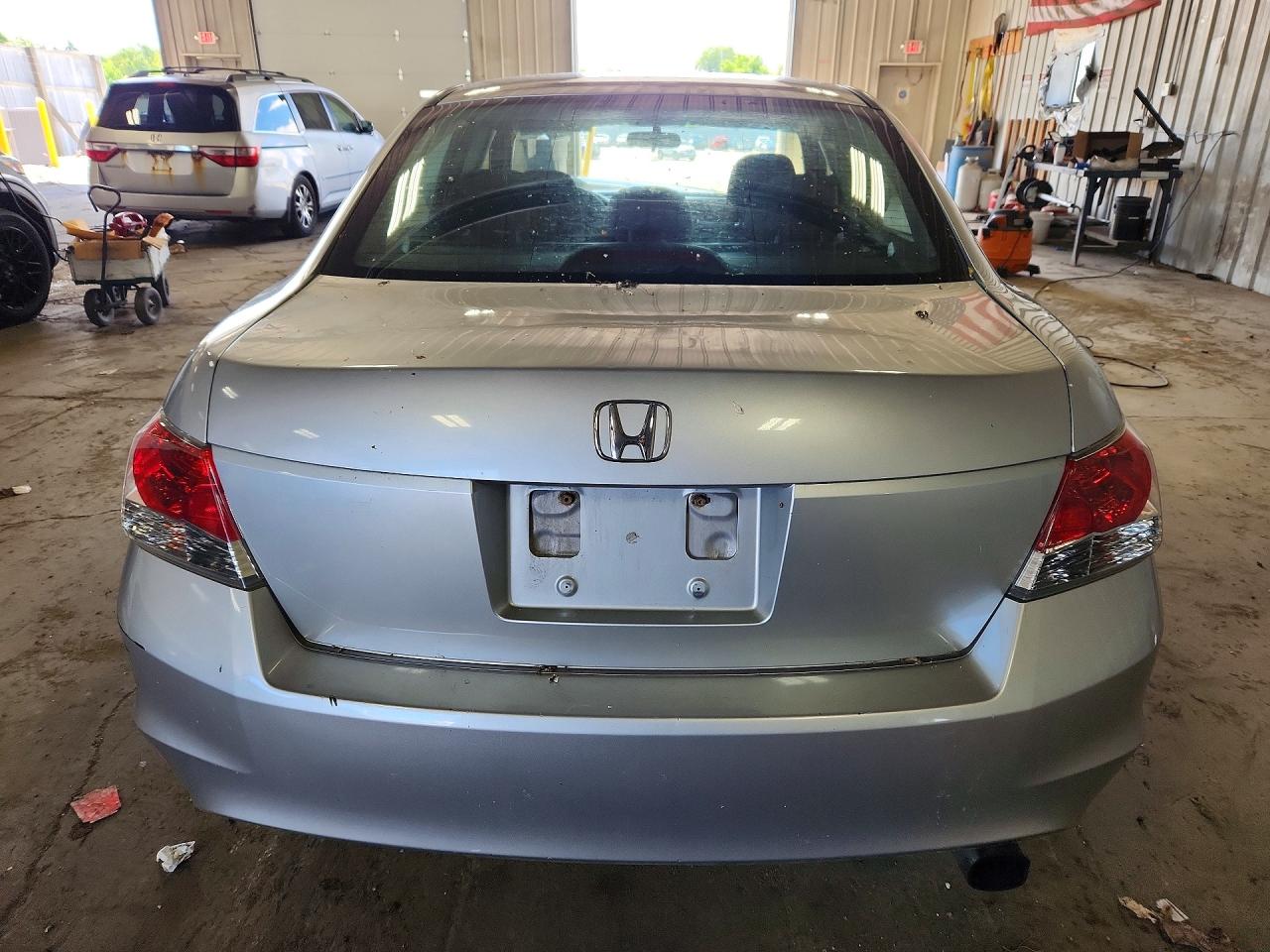 2008 Honda Accord Lx Silver vin: 1HGCP26338A145434
