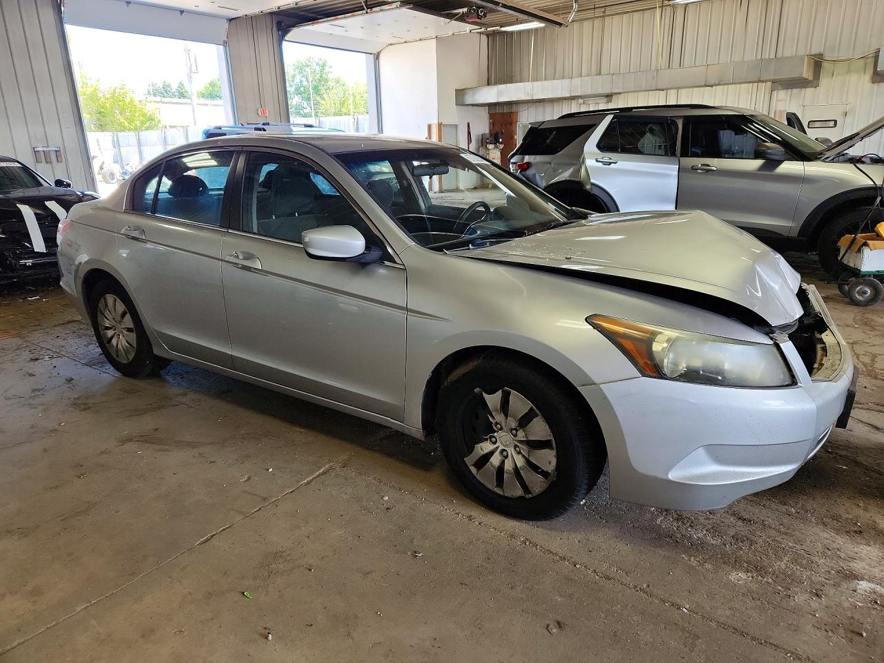 2008 Honda Accord Lx Silver vin: 1HGCP26338A145434