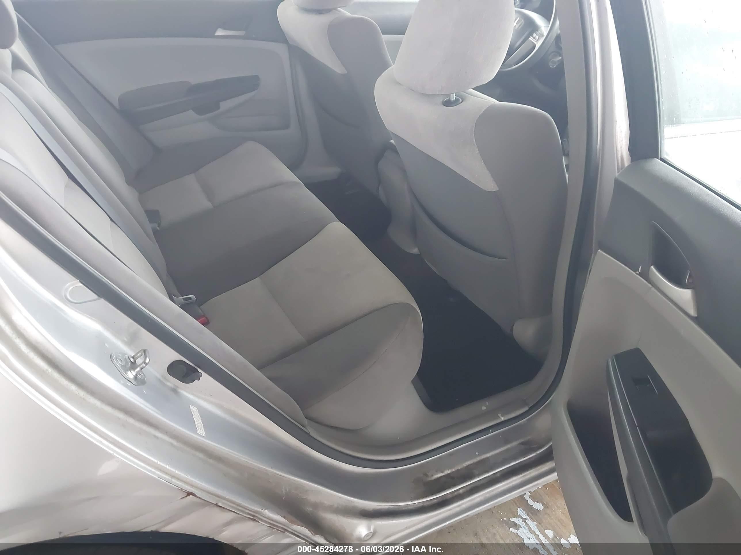 2008 Honda Accord 2.4 Lx Silver vin: 1HGCP26338A157552