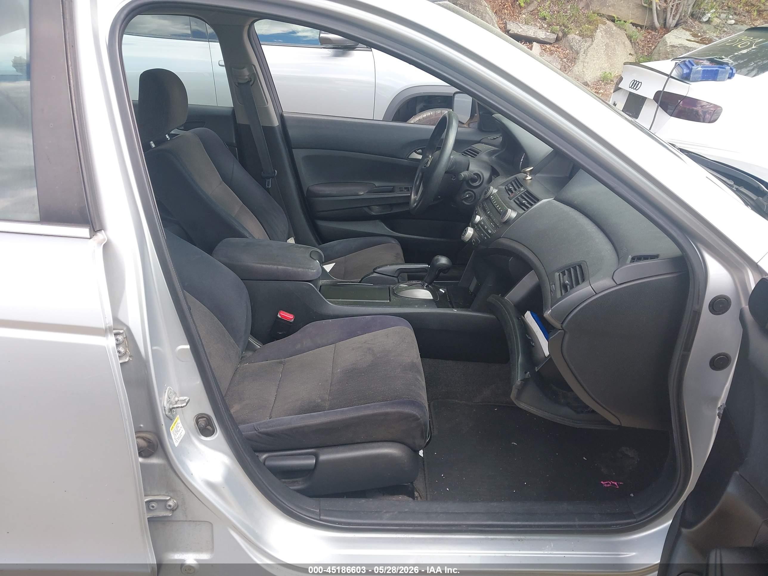 2009 Honda Accord 2.4 Lx Silver vin: 1HGCP26339A155804
