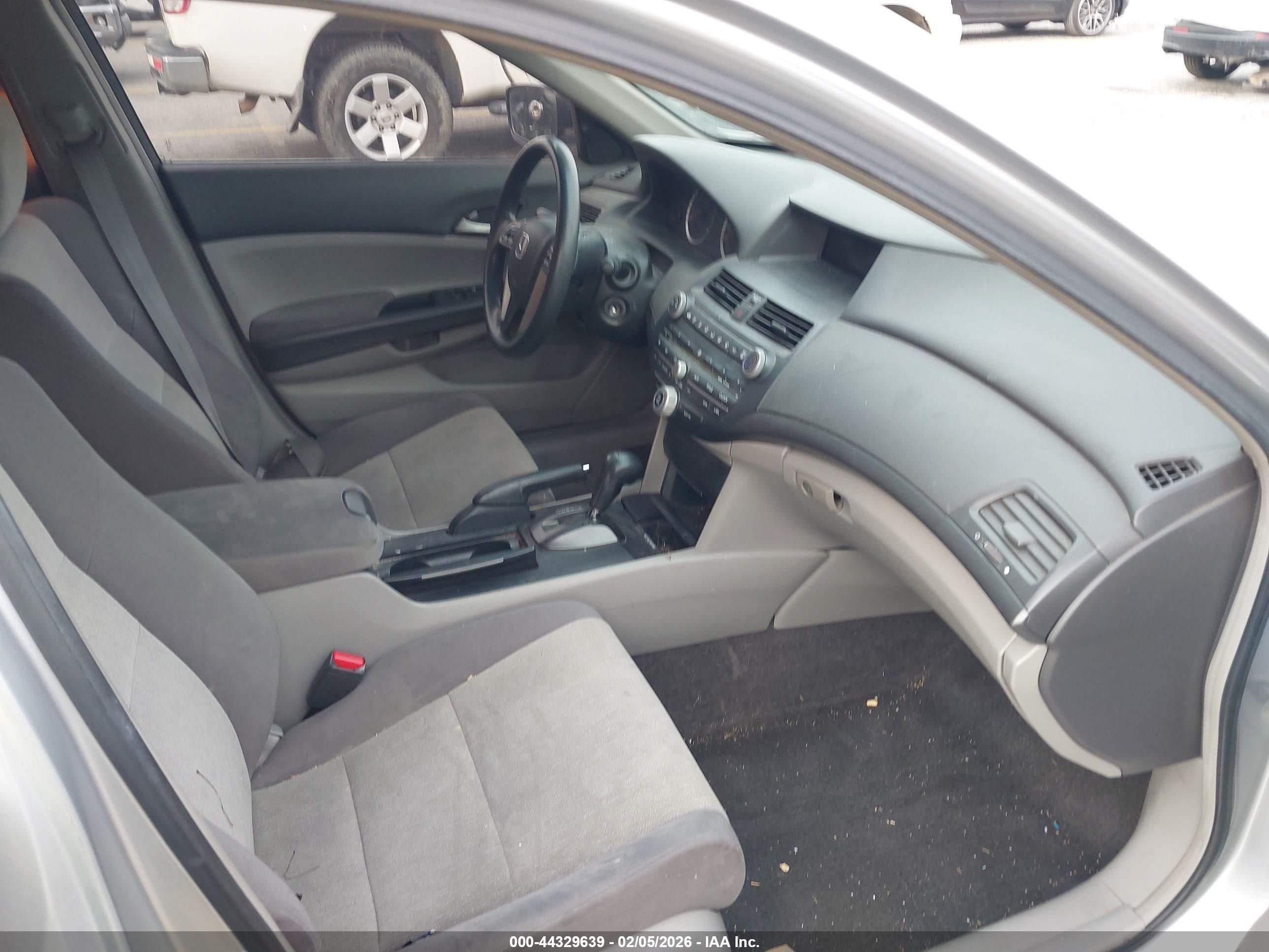 2008 Honda Accord 2.4 Lx Silver vin: 1HGCP26348A124236