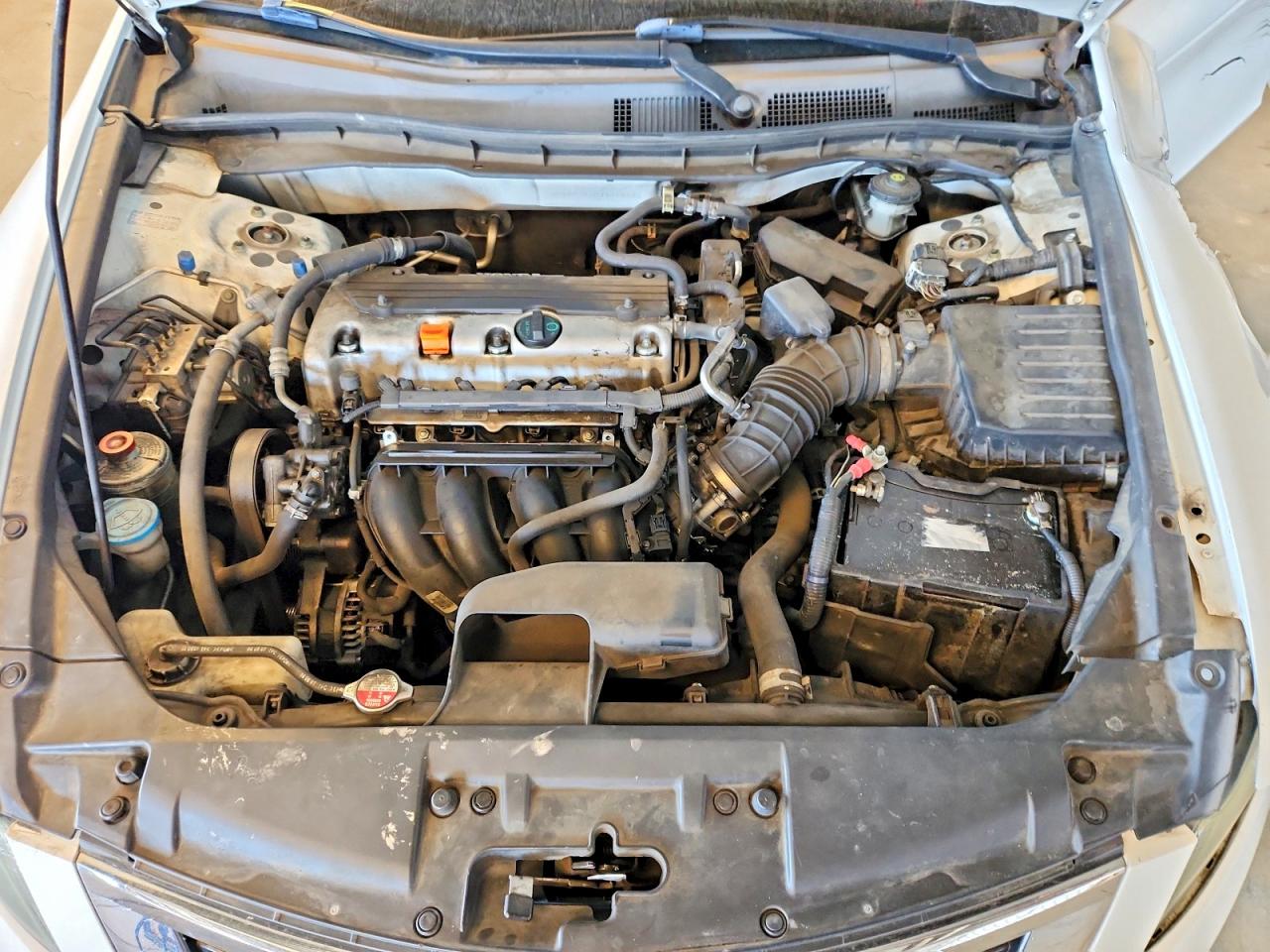 2008 Honda Accord Lx White vin: 1HGCP26358A018197