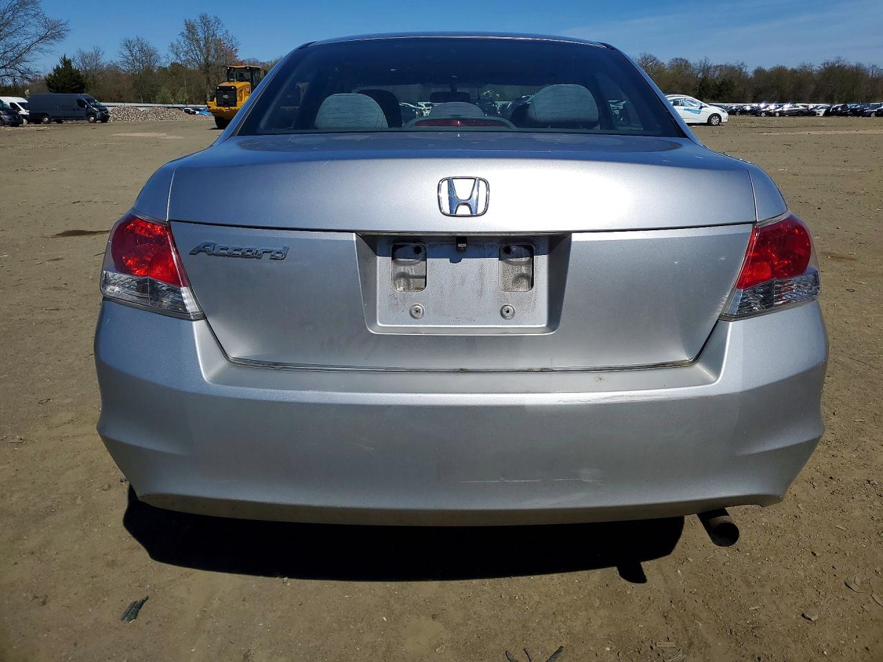 2008 Honda Accord Lx Silver vin: 1HGCP26368A116705