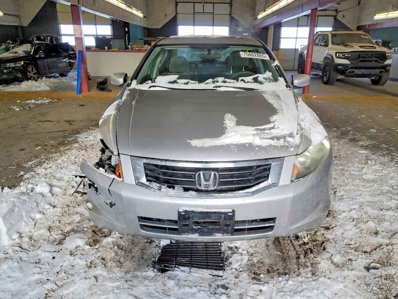 2009 Honda Accord Lx Silver vin: 1HGCP26369A033874