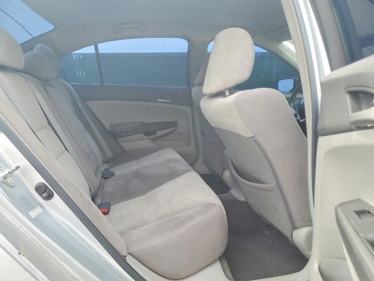 2009 Honda Accord Lx Silver vin: 1HGCP26369A075235