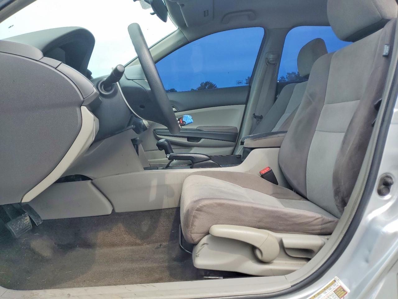 2009 Honda Accord Lx Silver vin: 1HGCP26369A075235