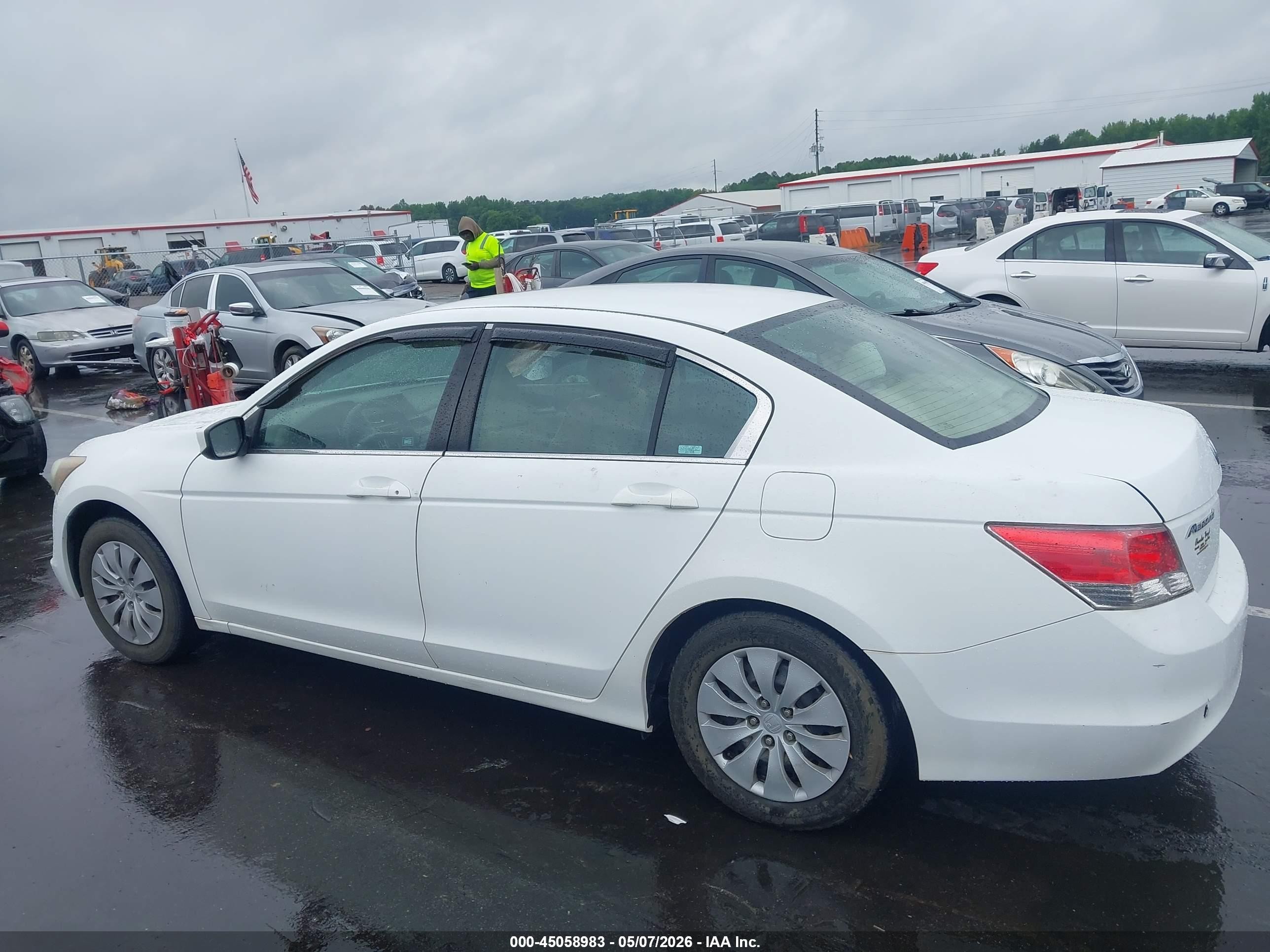 2009 Honda Accord 2.4 Lx White vin: 1HGCP26369A174539