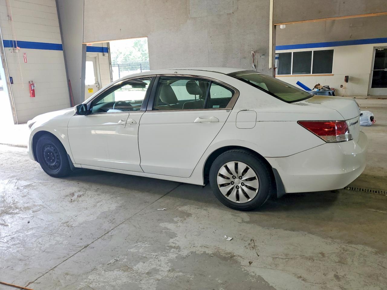 2009 Honda Accord Lx White vin: 1HGCP26369A182799