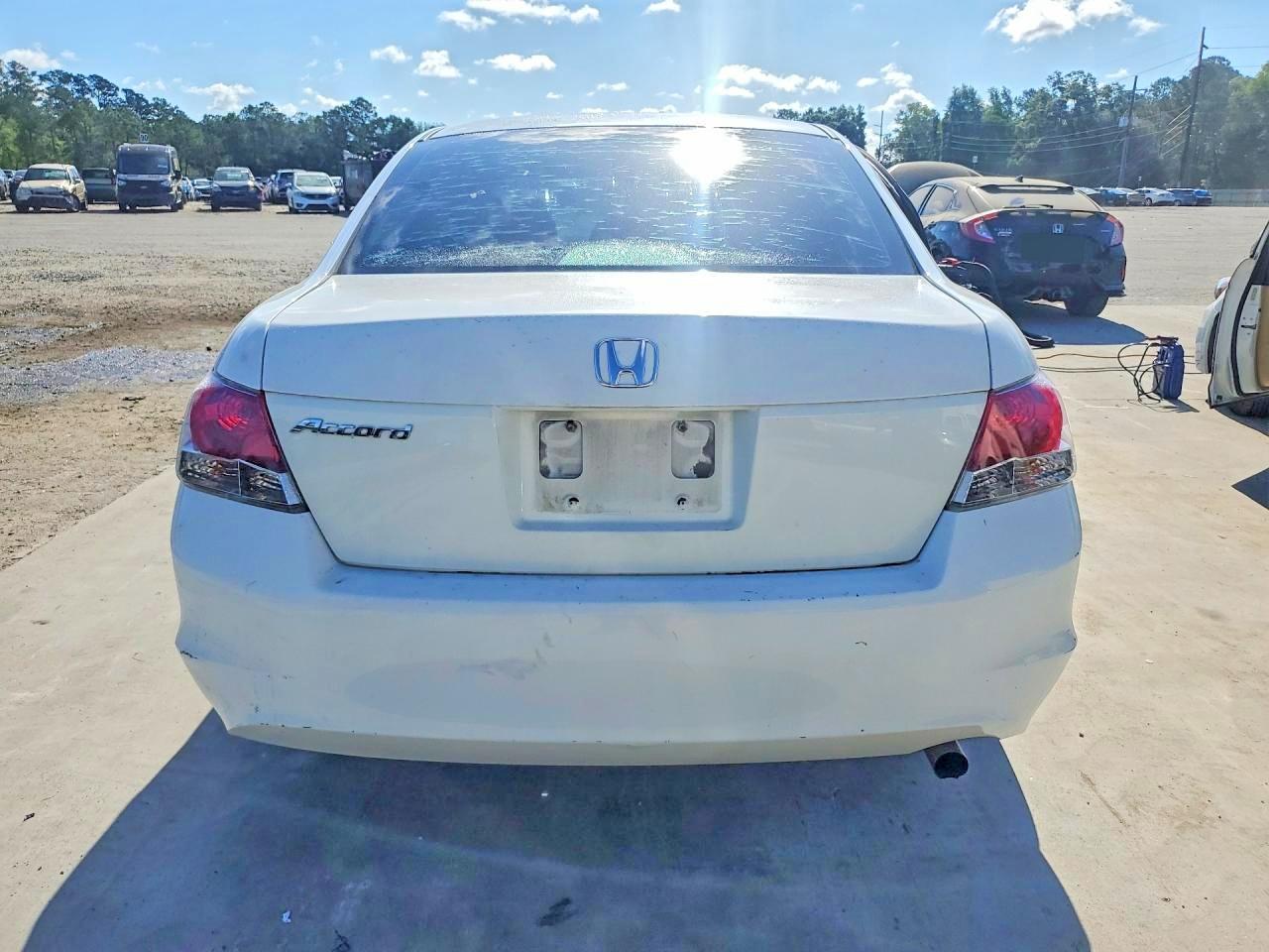 2008 Honda Accord Lx White vin: 1HGCP26378A030156