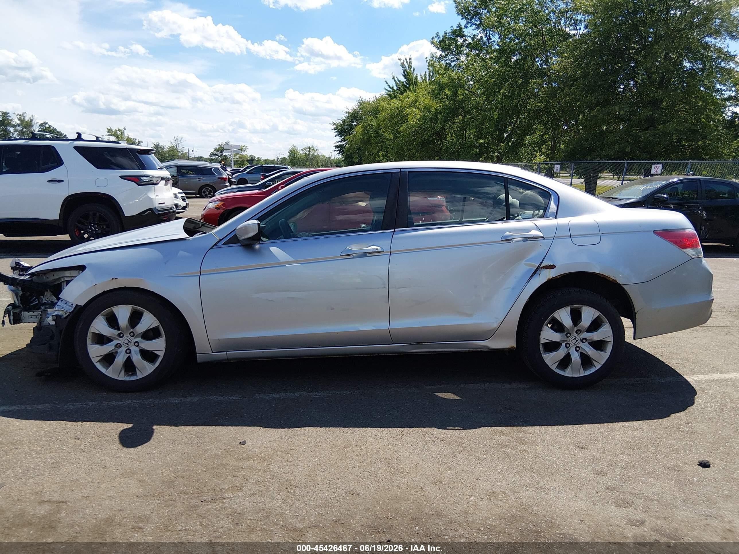 2009 Honda Accord 2.4 Lx Серебряный vin: 1HGCP26379A030336