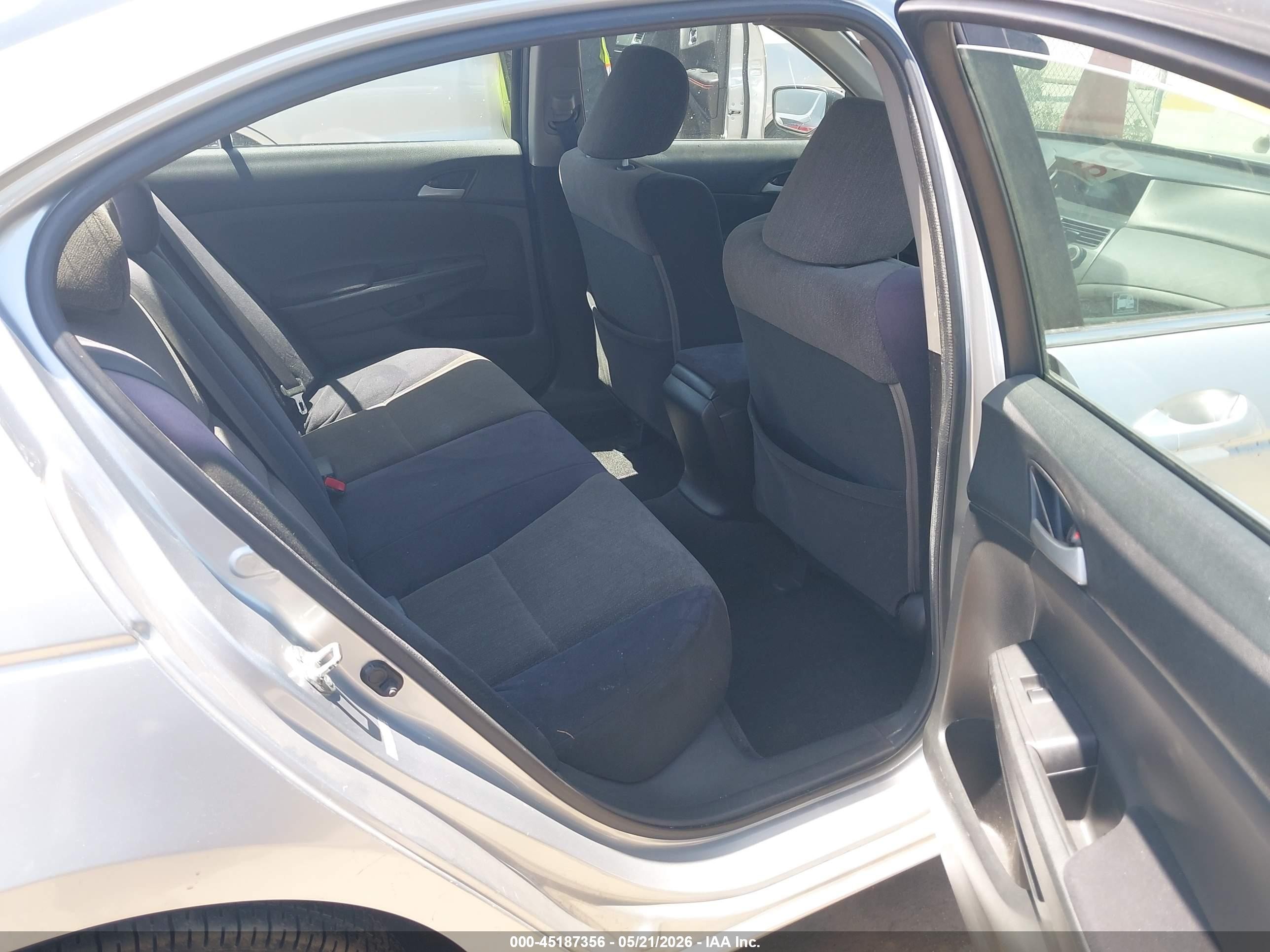 2009 Honda Accord 2.4 Lx Silver vin: 1HGCP26379A072487