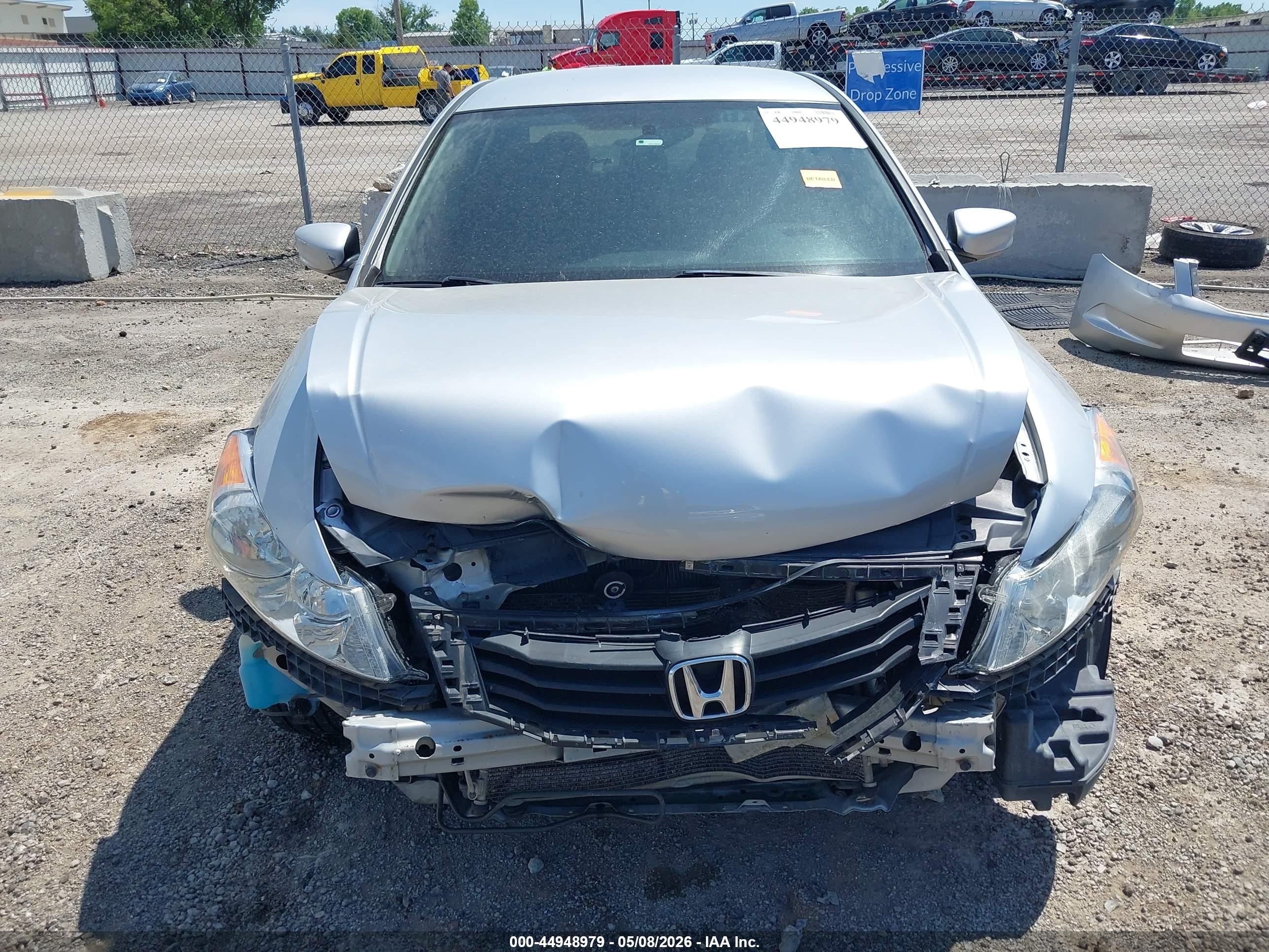 2009 Honda Accord 2.4 Lx Серебряный vin: 1HGCP26379A116049