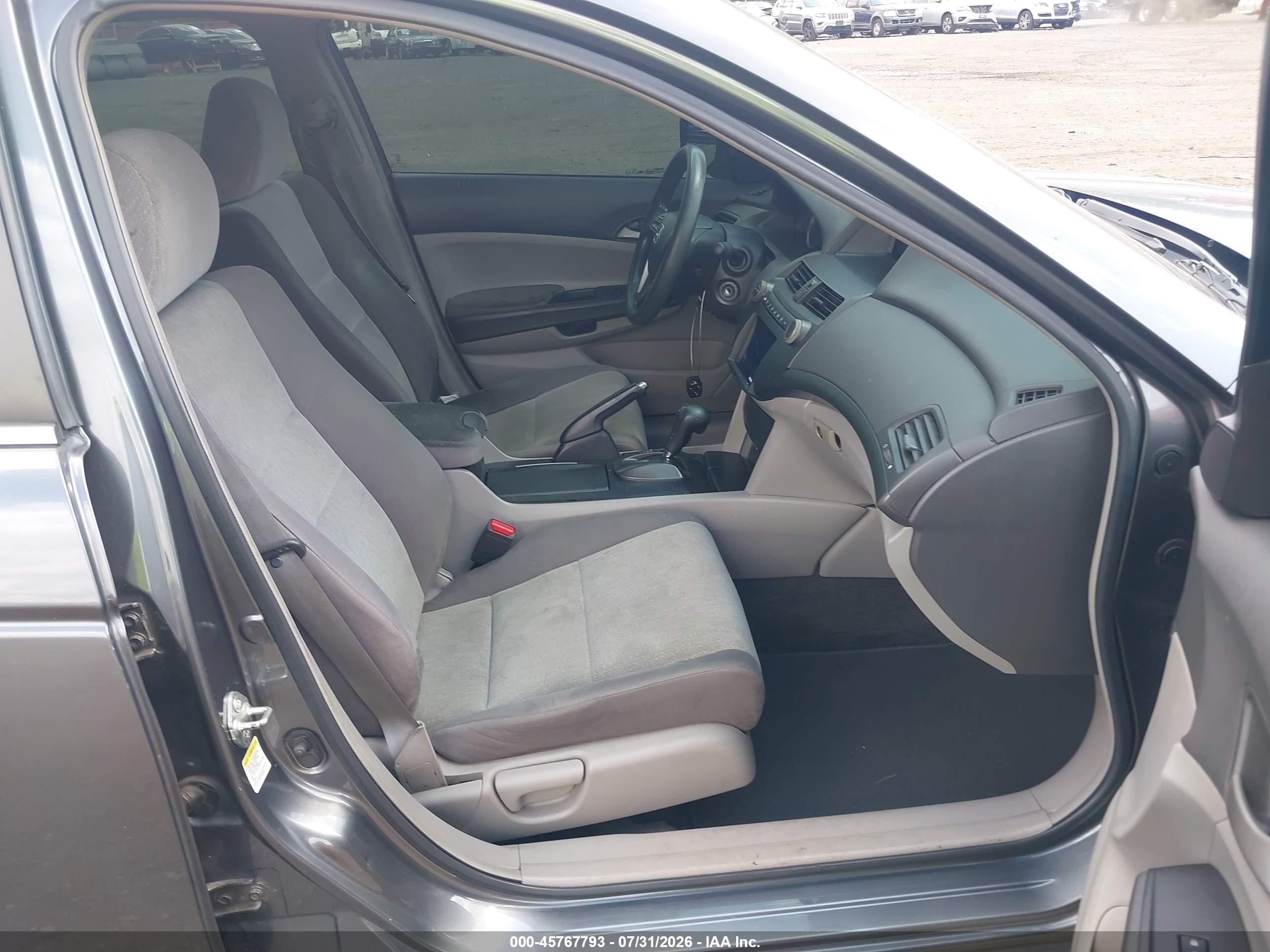2008 Honda Accord 2.4 Lx Серый vin: 1HGCP26388A040274