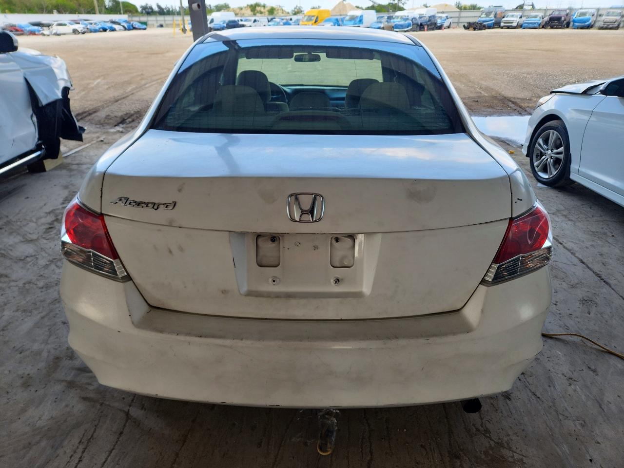 2008 Honda Accord Lx White vin: 1HGCP26388A139841