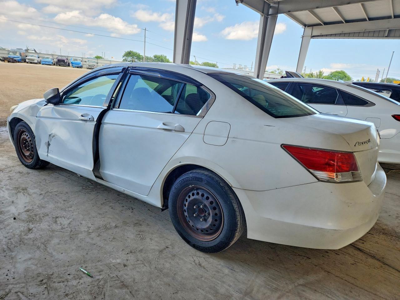 2008 Honda Accord Lx White vin: 1HGCP26388A139841