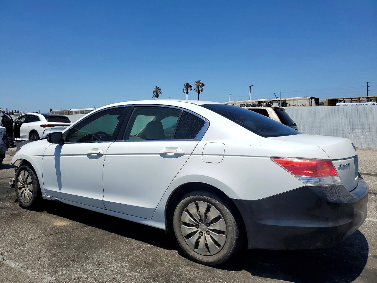 2009 Honda Accord Lx White vin: 1HGCP26389A158620