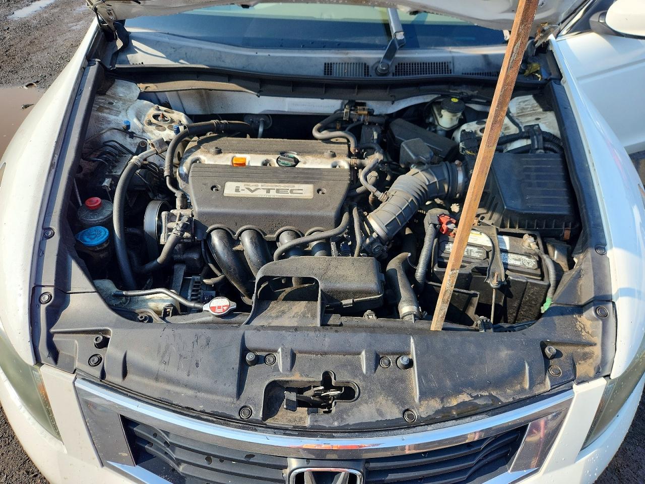 2008 Honda Accord Lx White vin: 1HGCP26398A050697