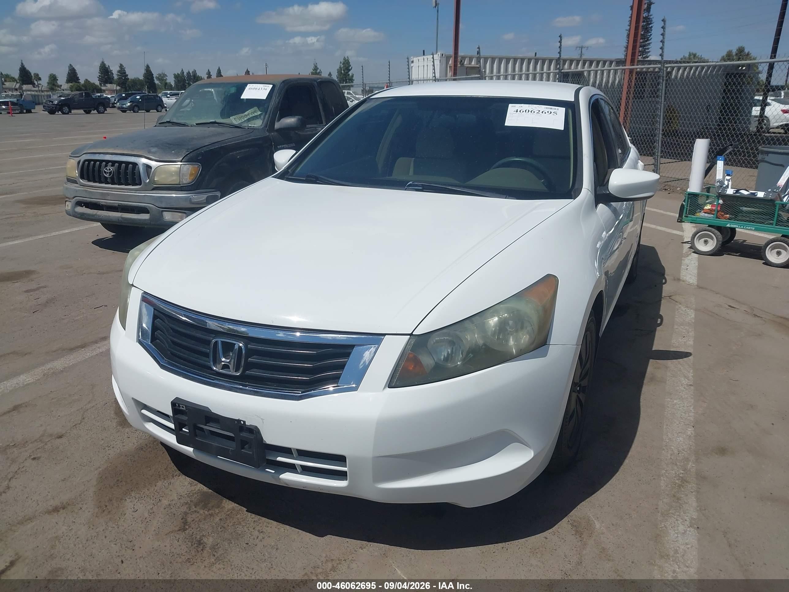 2008 Honda Accord 2.4 Lx White vin: 1HGCP26398A162254