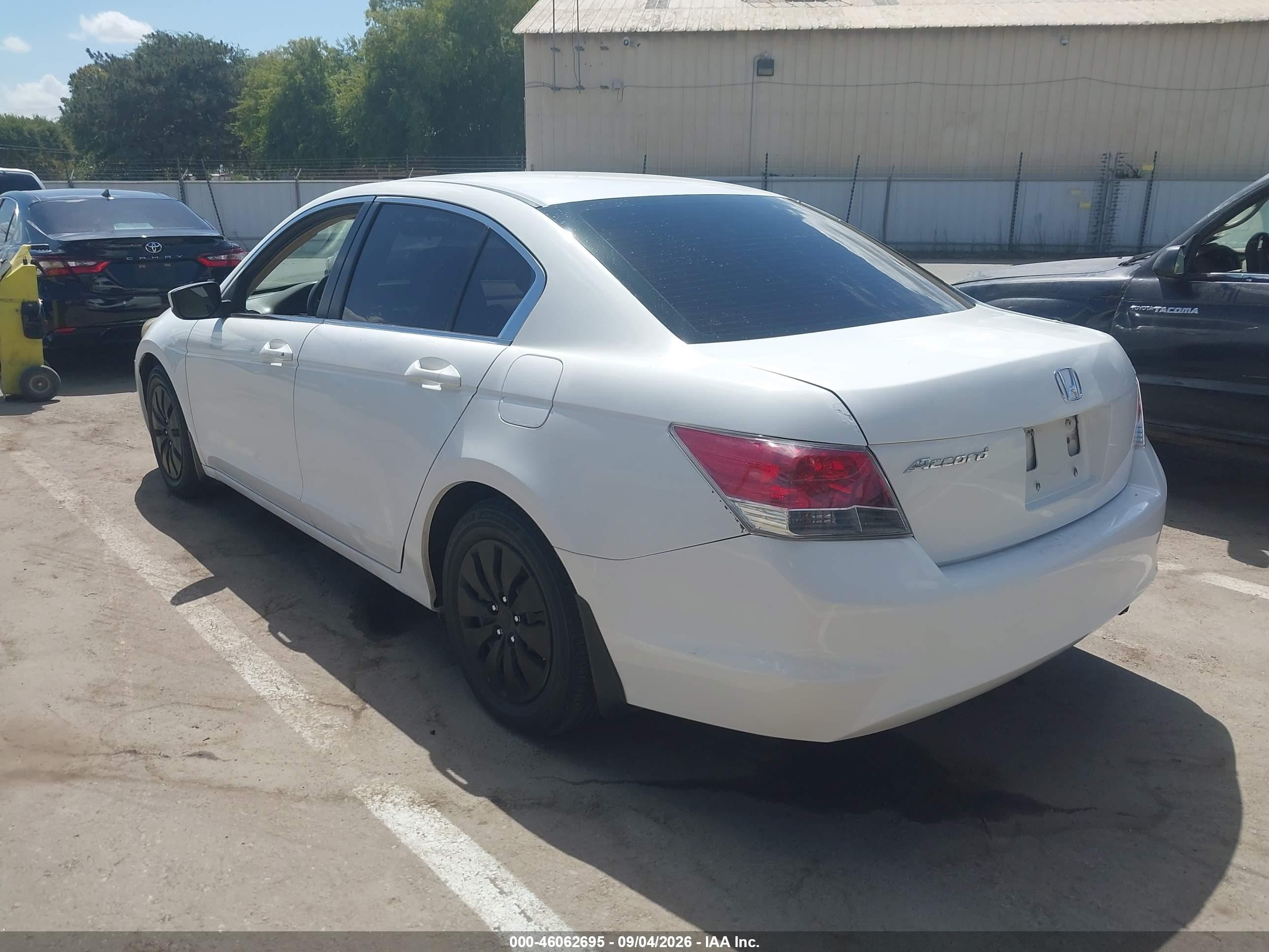 2008 Honda Accord 2.4 Lx White vin: 1HGCP26398A162254
