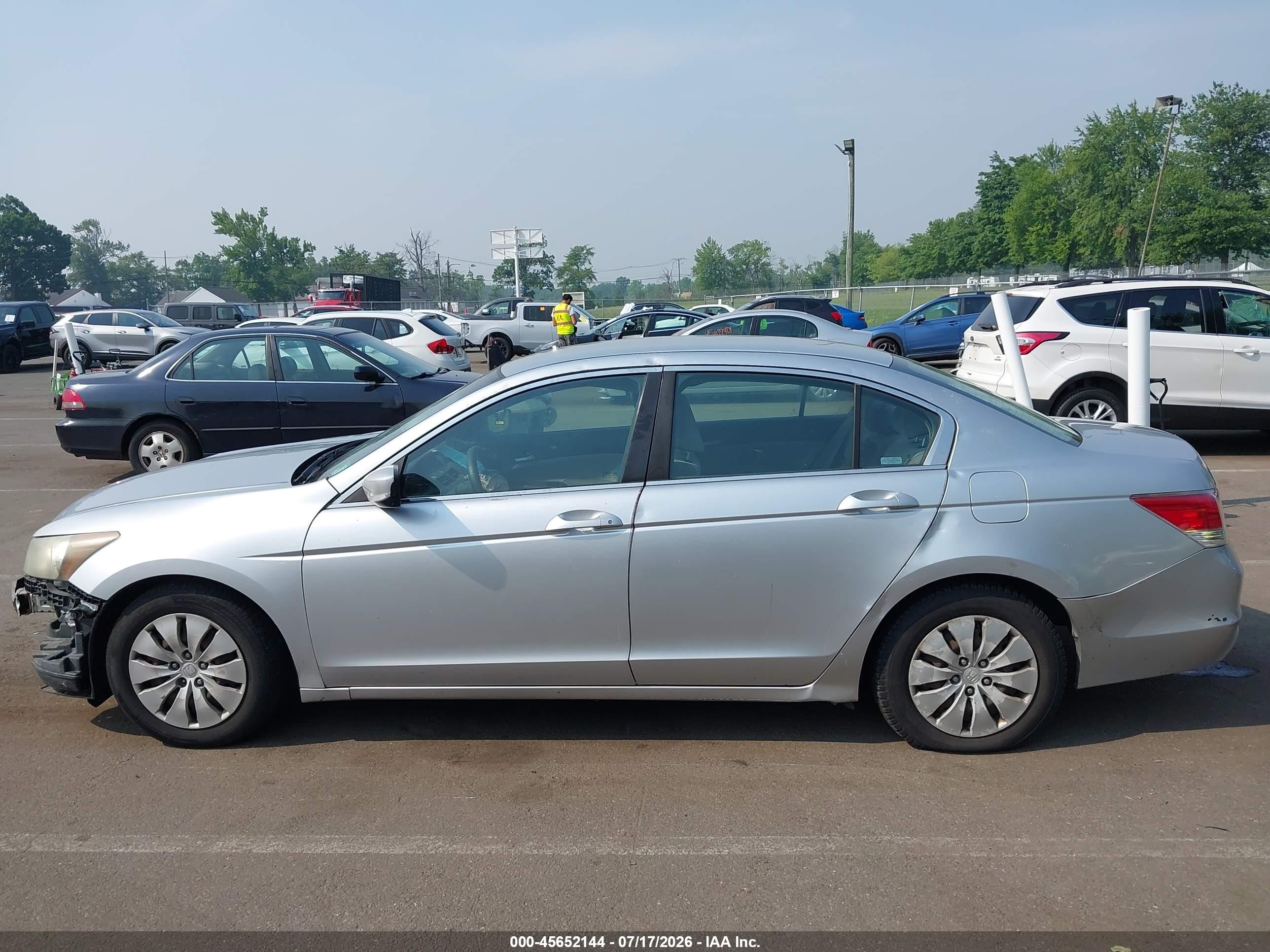 2009 Honda Accord 2.4 Lx Silver vin: 1HGCP26399A043928
