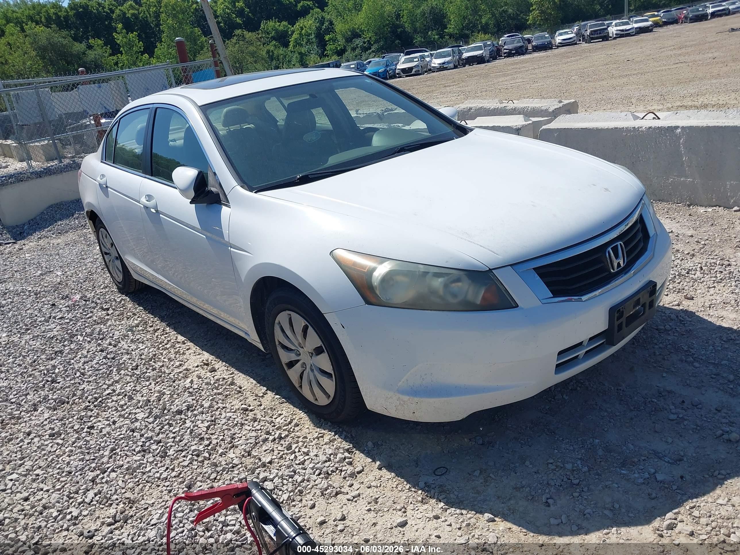 2008 Honda Accord 2.4 Lx White vin: 1HGCP263X8A094370