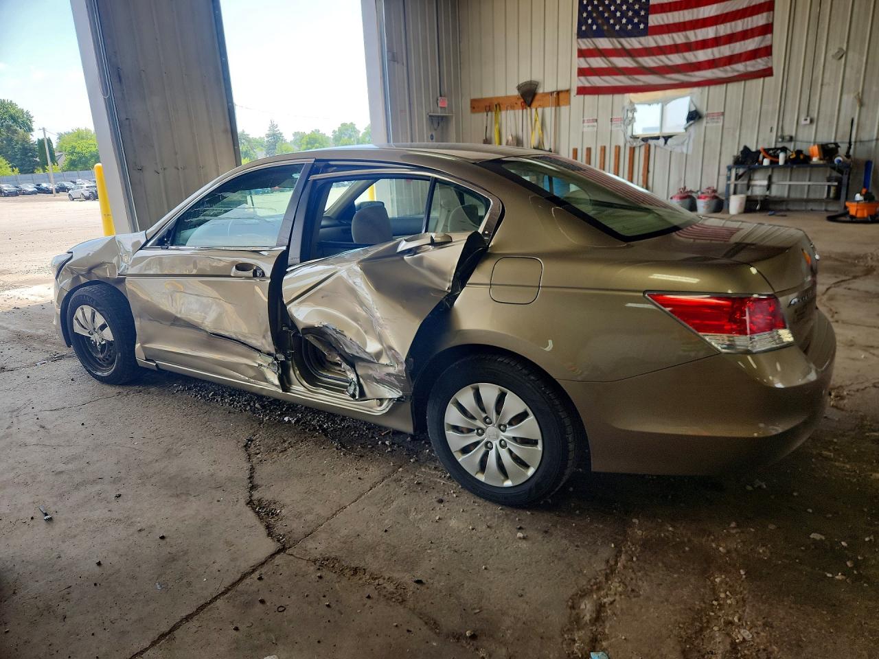 2009 Honda Accord Lx Tan vin: 1HGCP263X9A103702