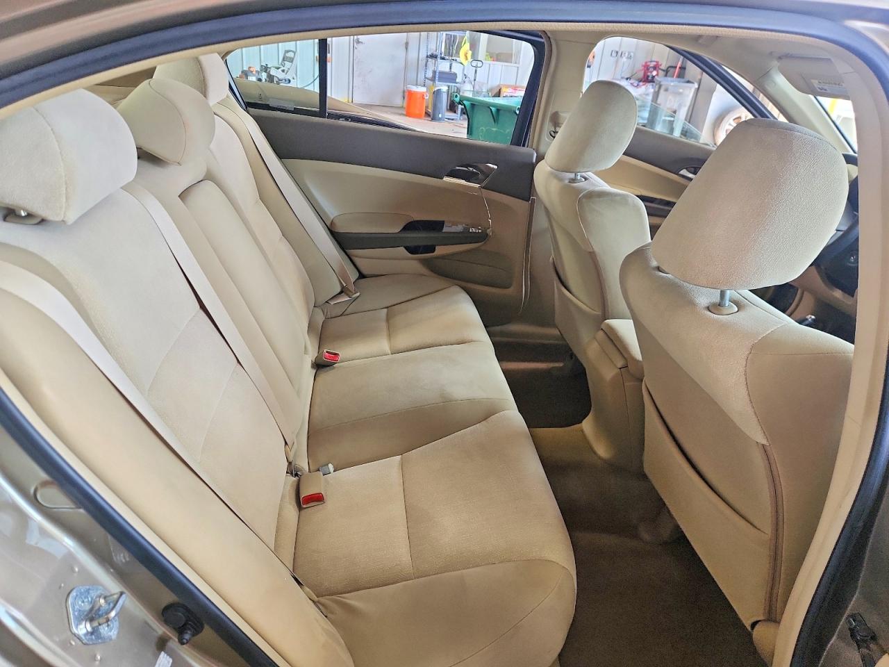 2009 Honda Accord Lx Tan vin: 1HGCP263X9A103702