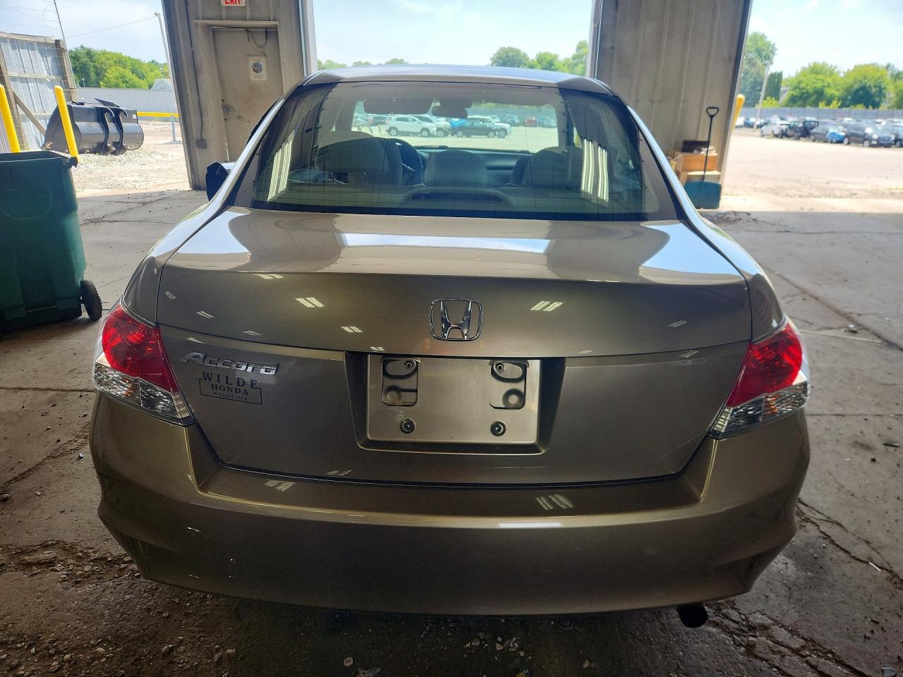 2009 Honda Accord Lx Tan vin: 1HGCP263X9A103702
