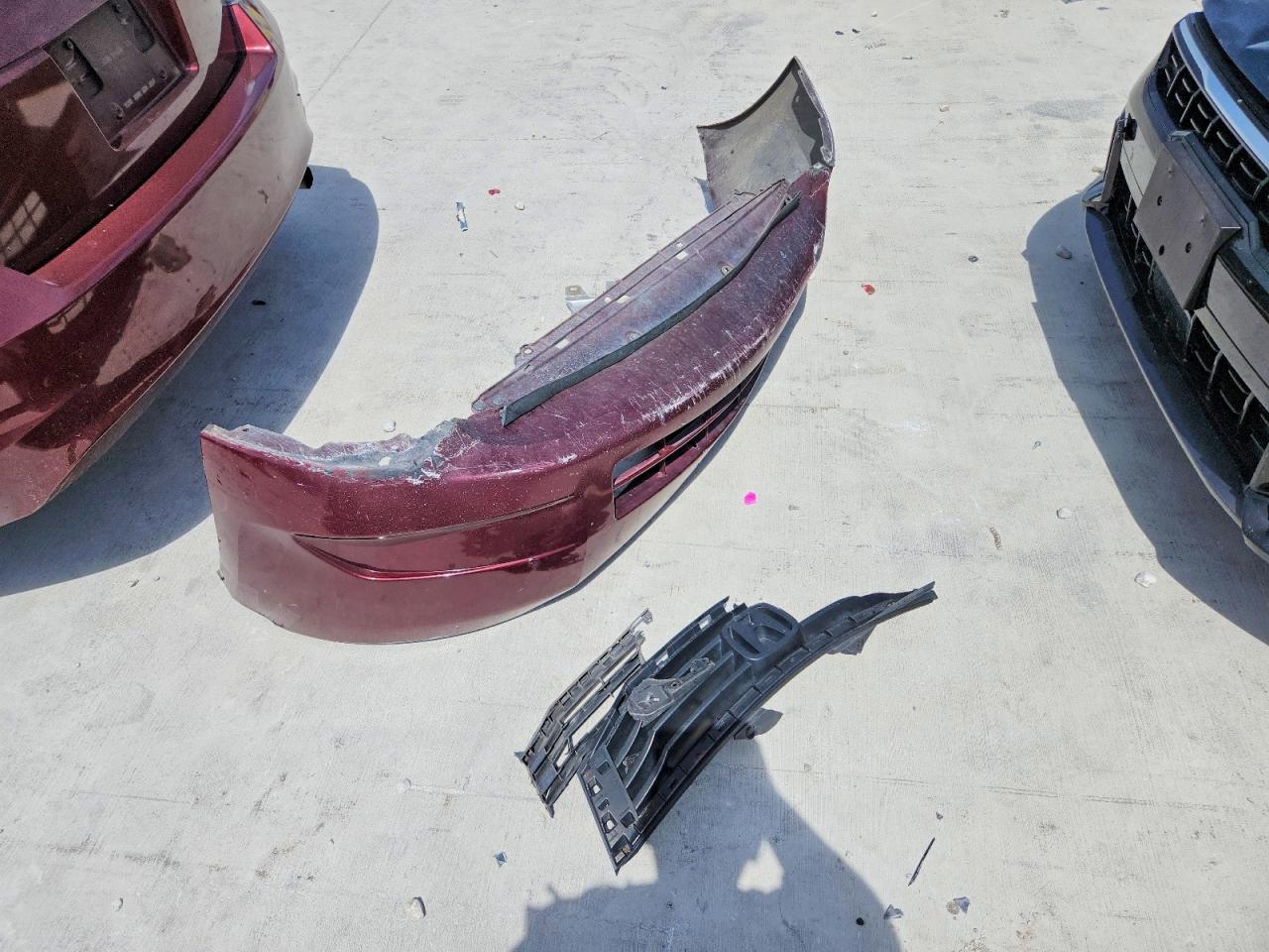 2009 Honda Accord Maroon vin: 1HGCP263X9A191859