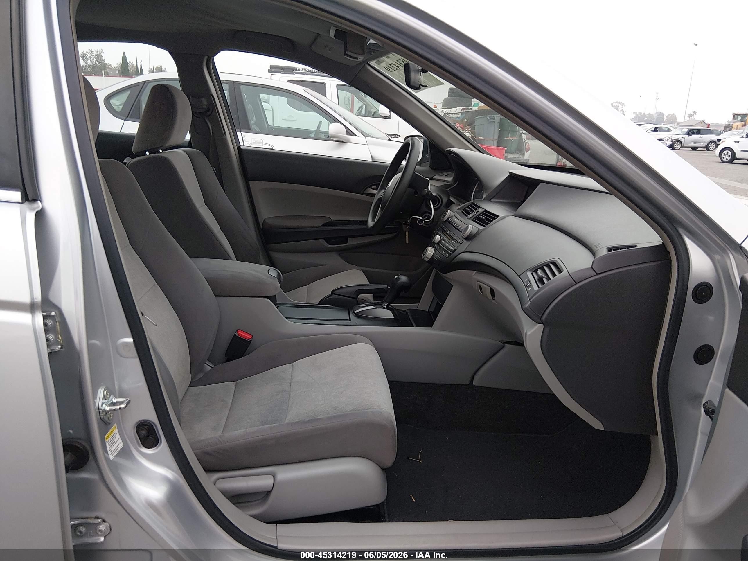 2009 Honda Accord 2.4 Lx-p Silver vin: 1HGCP26409A065843