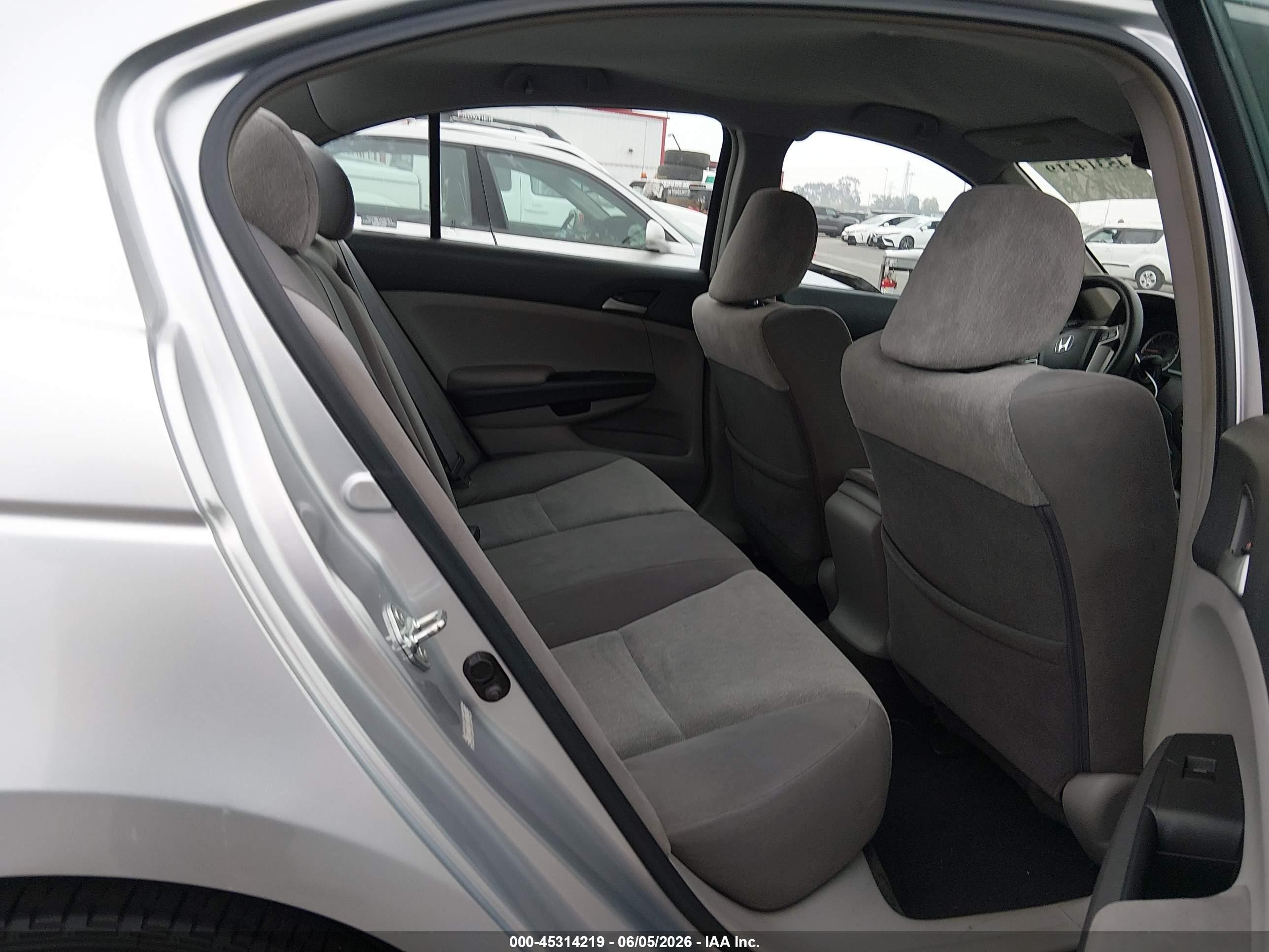 2009 Honda Accord 2.4 Lx-p Silver vin: 1HGCP26409A065843