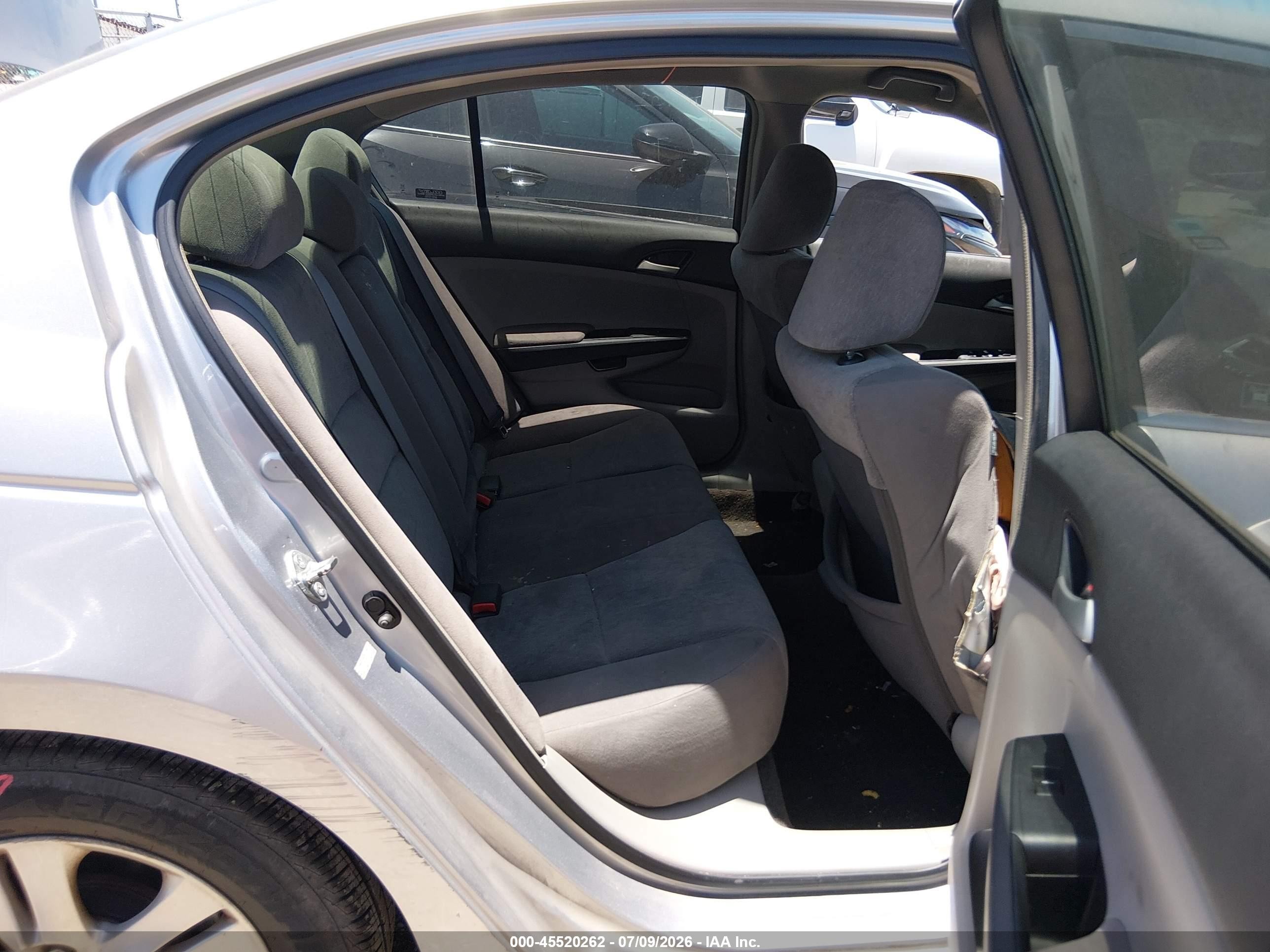 2009 Honda Accord 2.4 Lx-p Silver vin: 1HGCP26409A067883