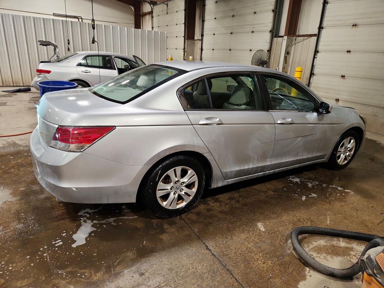 2009 Honda Accord Lxp Silver vin: 1HGCP26419A057363