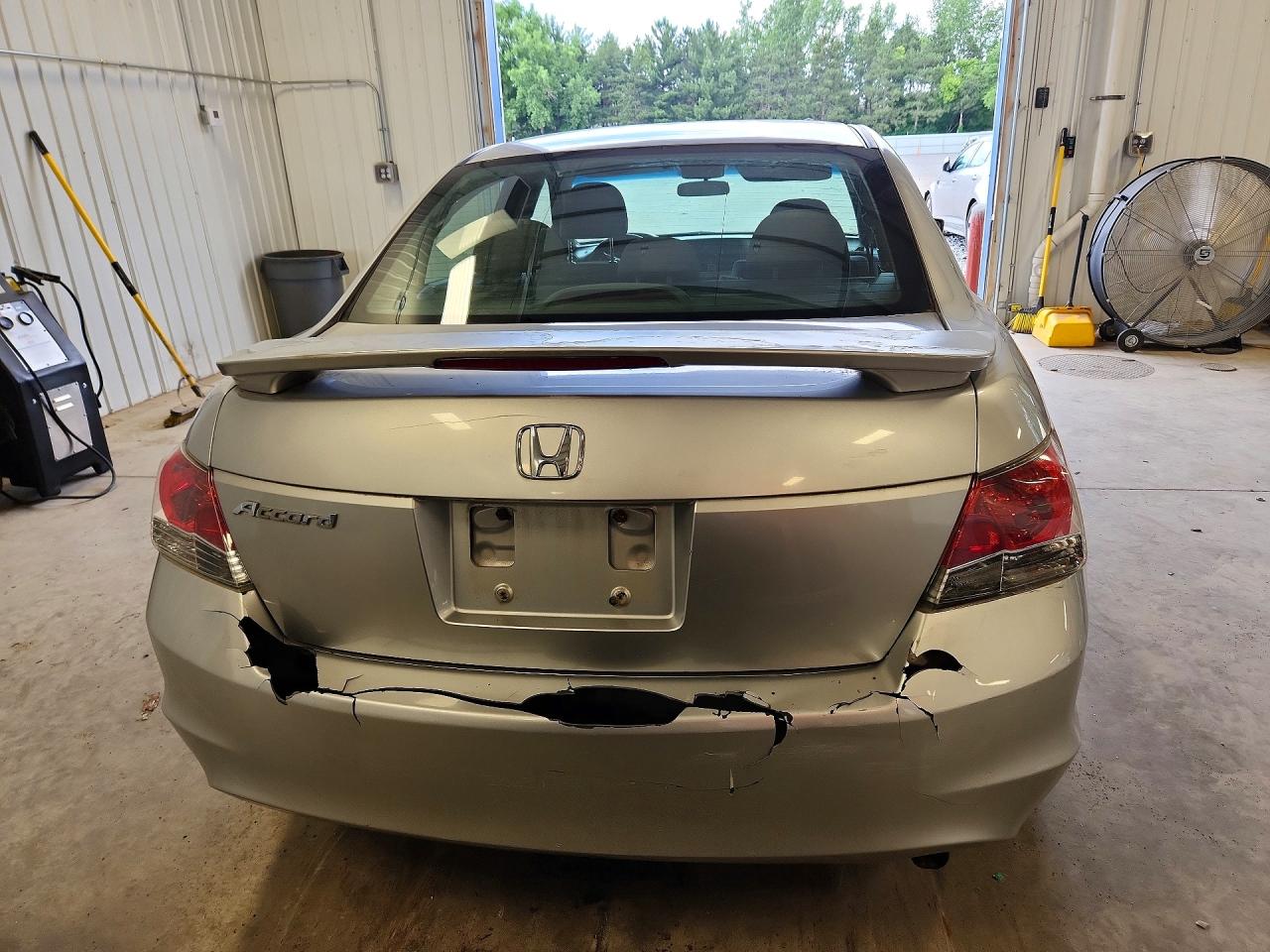 2009 Honda Accord Lxp Серебряный vin: 1HGCP26429A010035