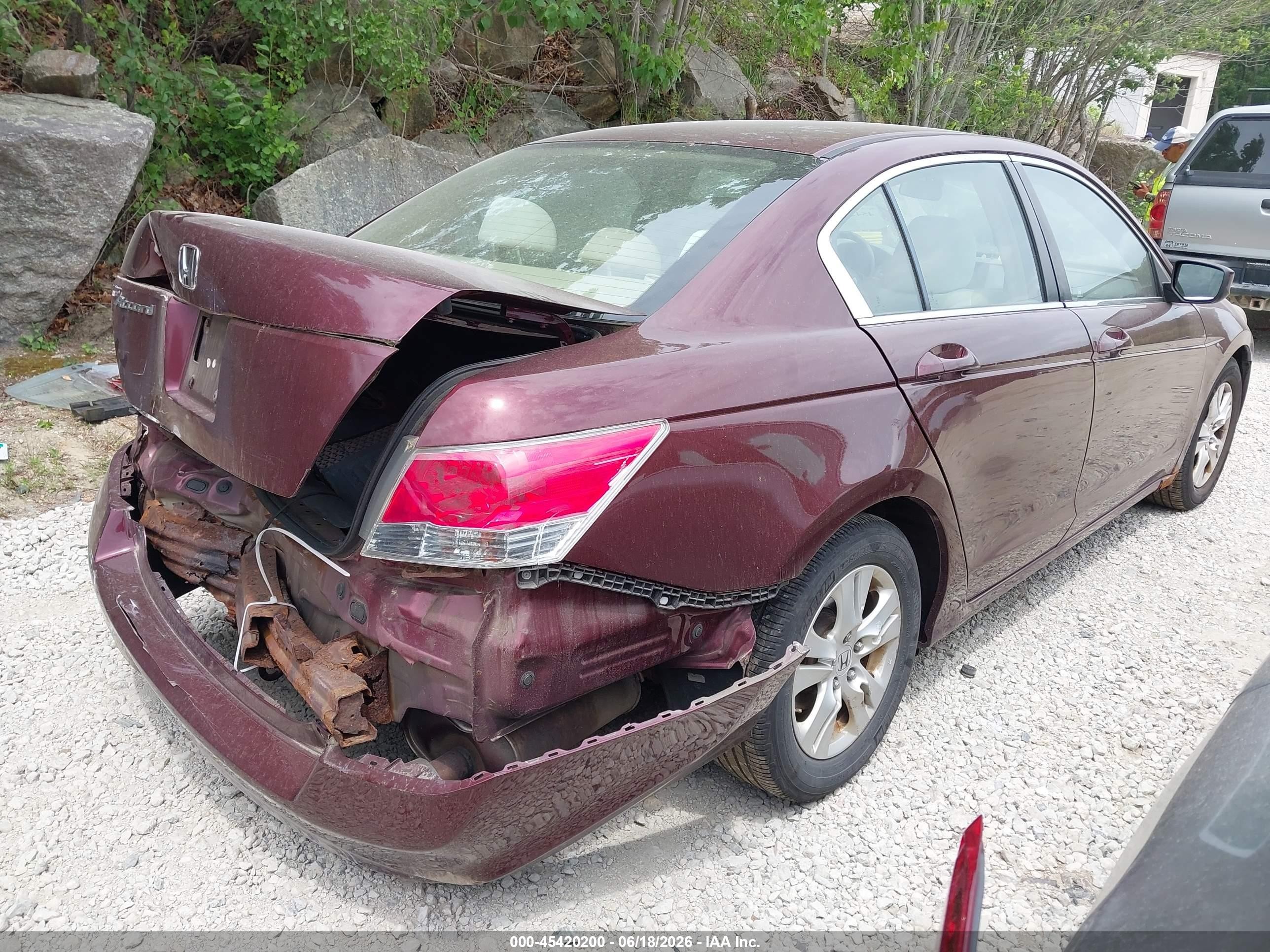 2008 Honda Accord 2.4 Lx-p Red vin: 1HGCP26468A104840