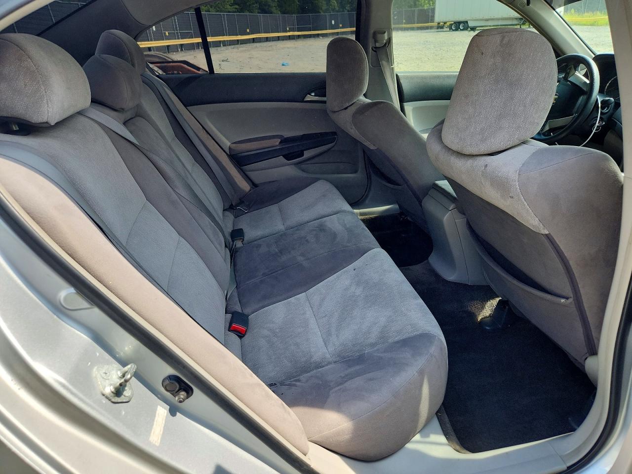 2009 Honda Accord Lxp Silver vin: 1HGCP26469A105360