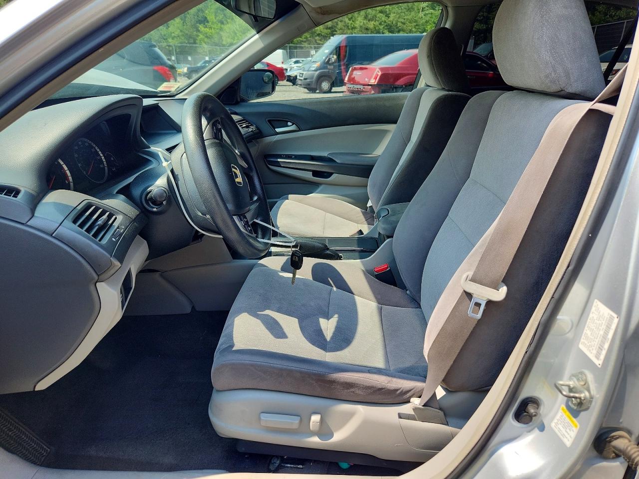 2009 Honda Accord Lxp Silver vin: 1HGCP26469A105360