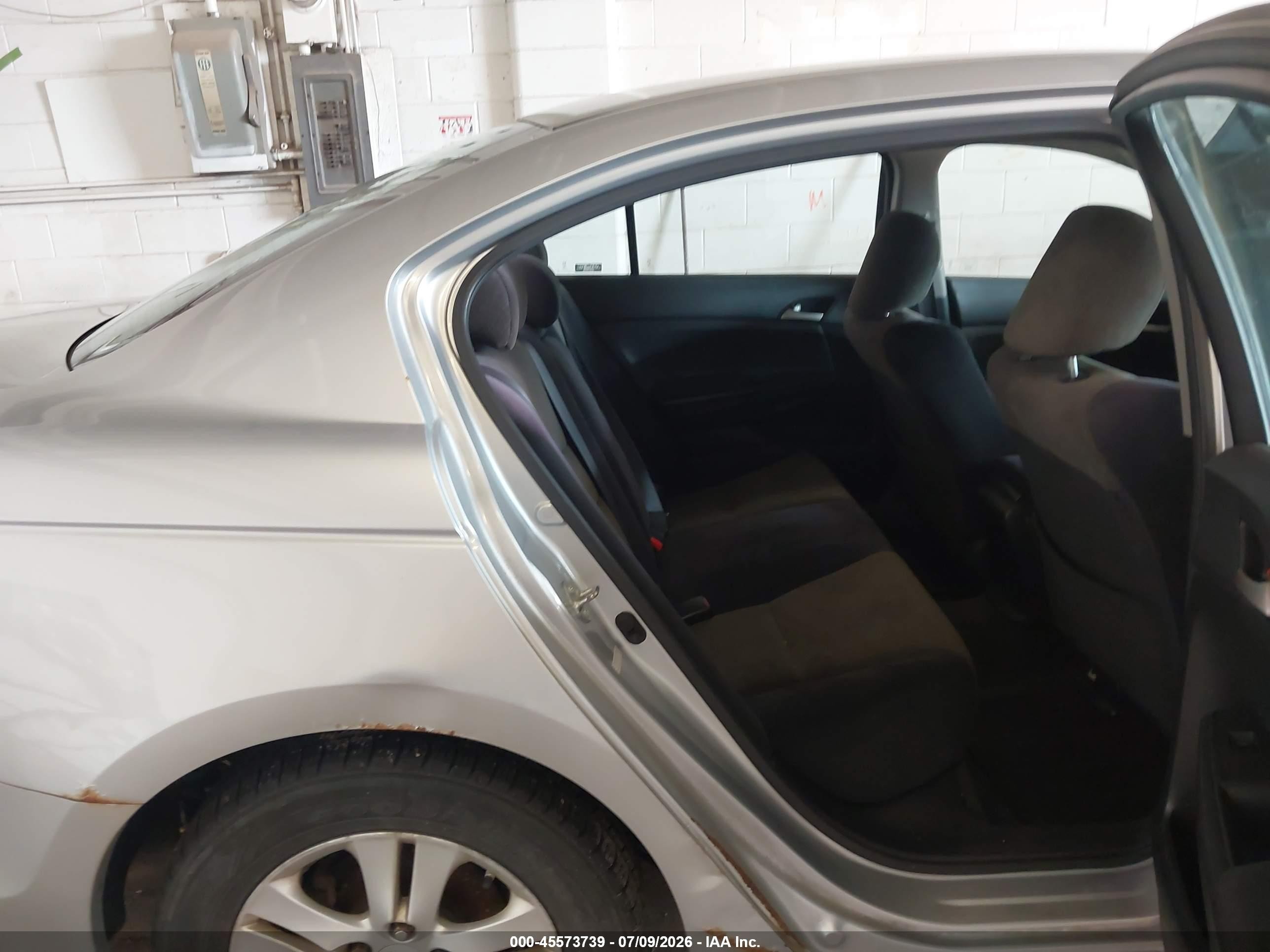 2009 Honda Accord 2.4 Lx-p Silver vin: 1HGCP26479A017448