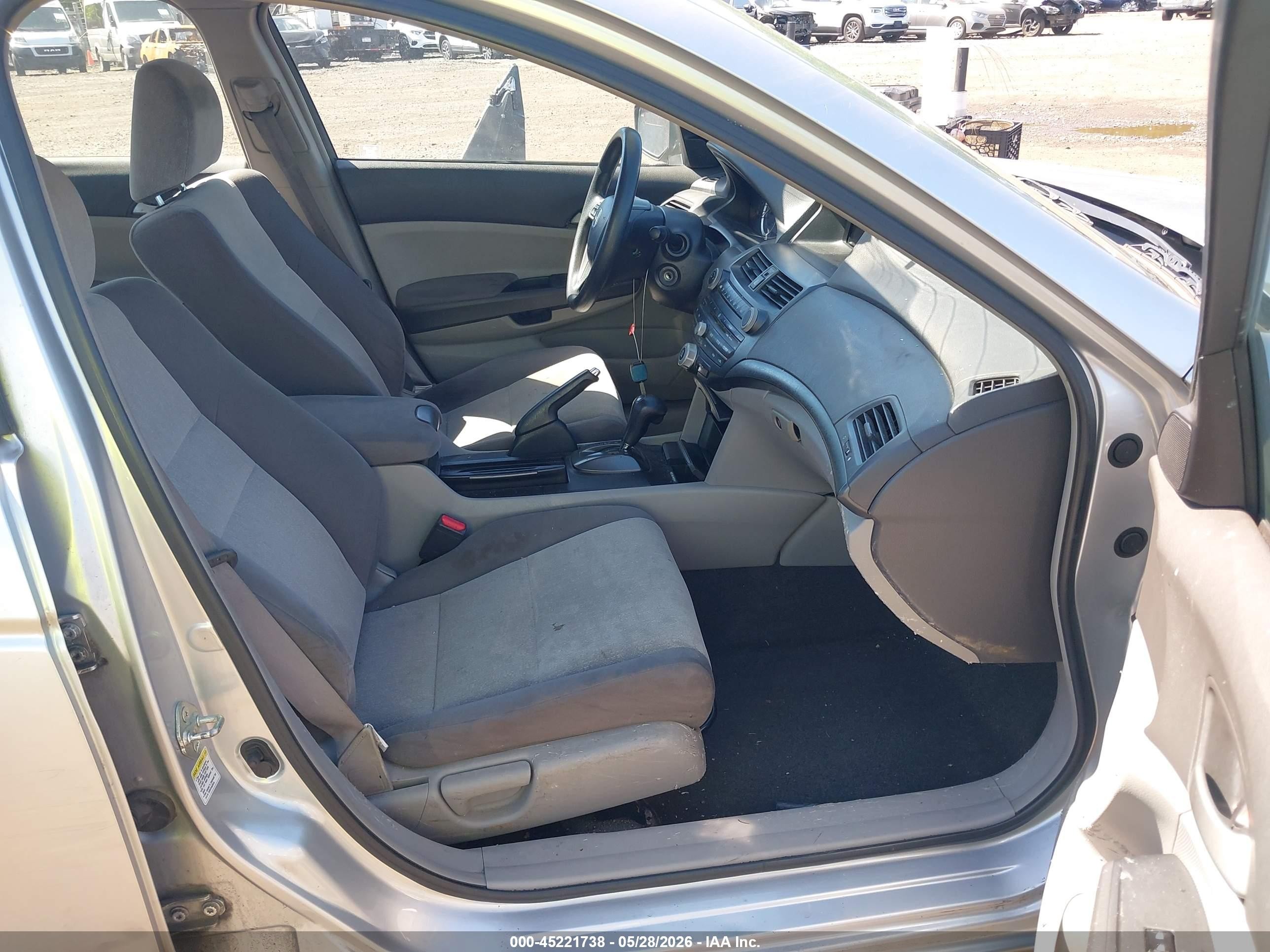2008 Honda Accord 2.4 Lx-p Silver vin: 1HGCP264X8A039037