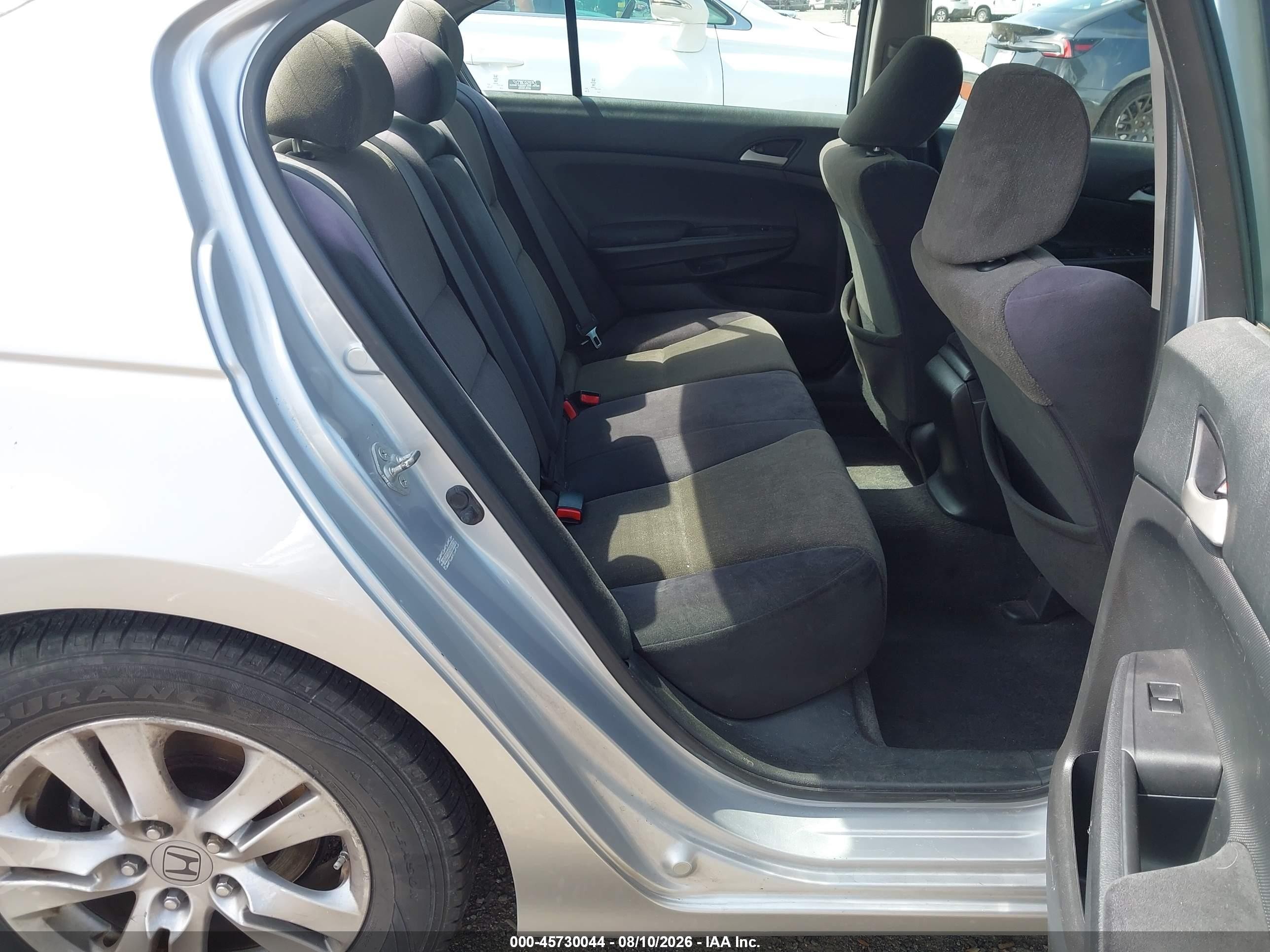 2009 Honda Accord 2.4 Lx-p Silver vin: 1HGCP264X9A088417
