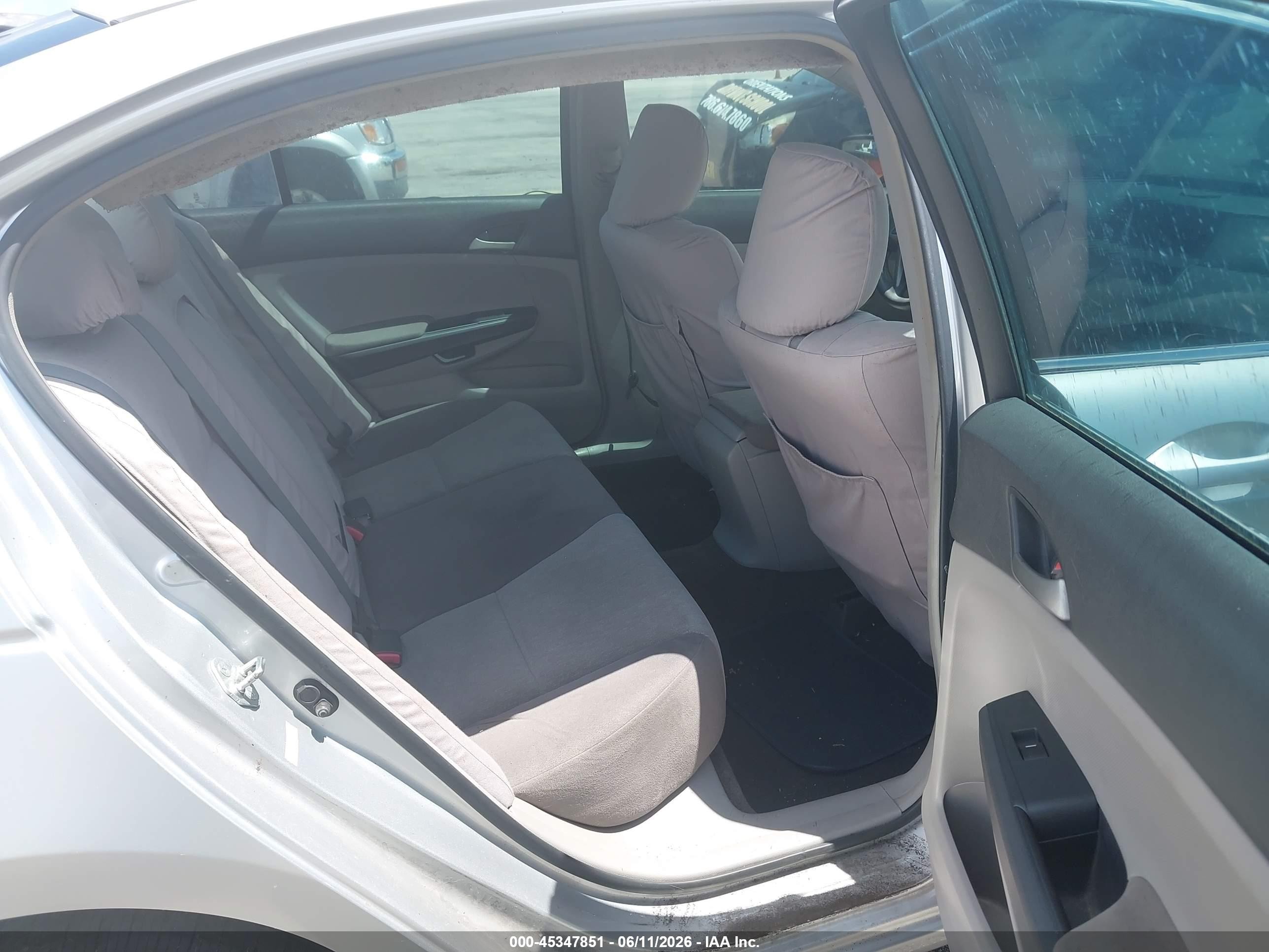 2009 Honda Accord 2.4 Lx-p Silver vin: 1HGCP264X9A105314