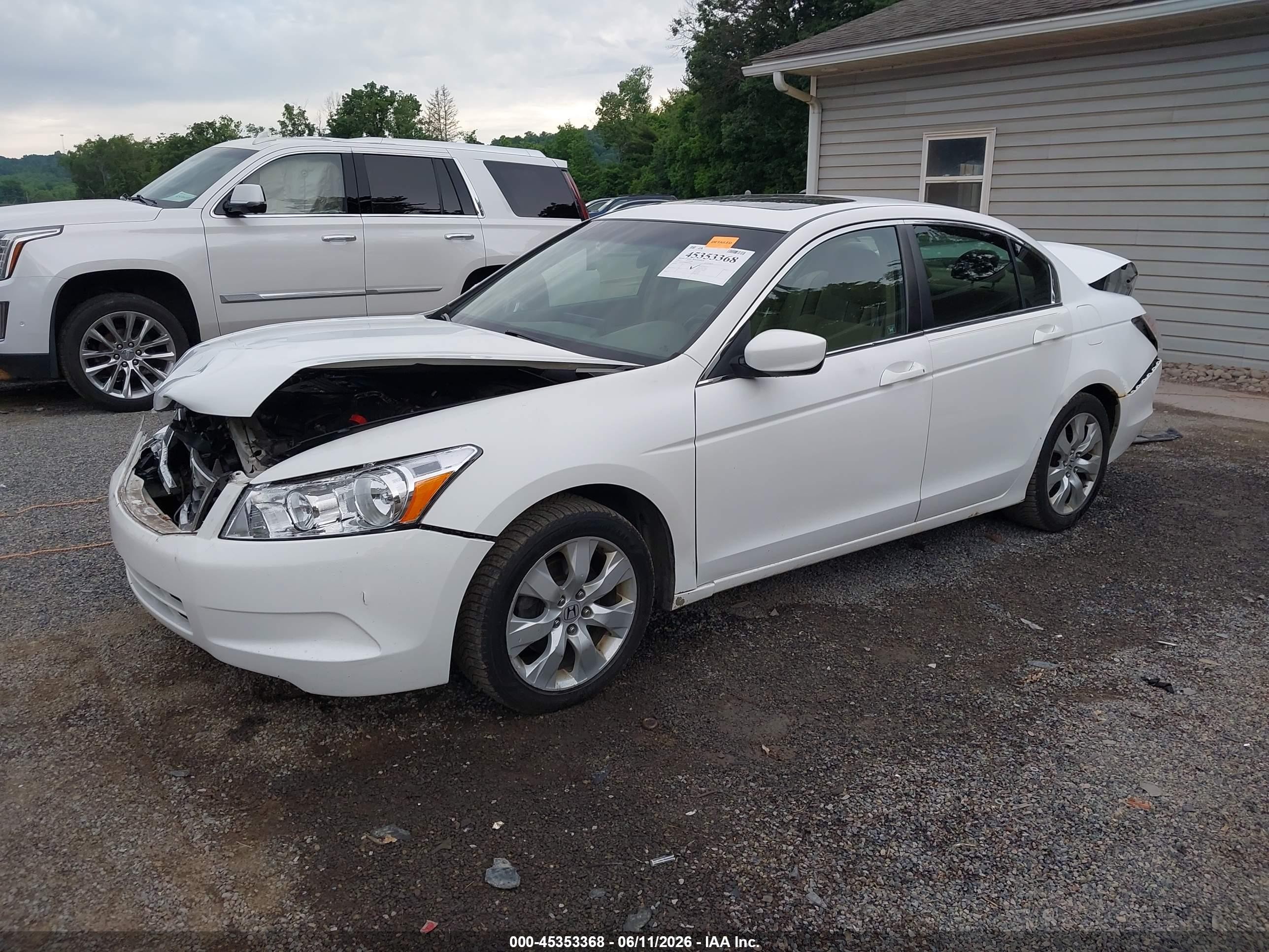 2009 Honda Accord 2.4 Ex White vin: 1HGCP26709A137229