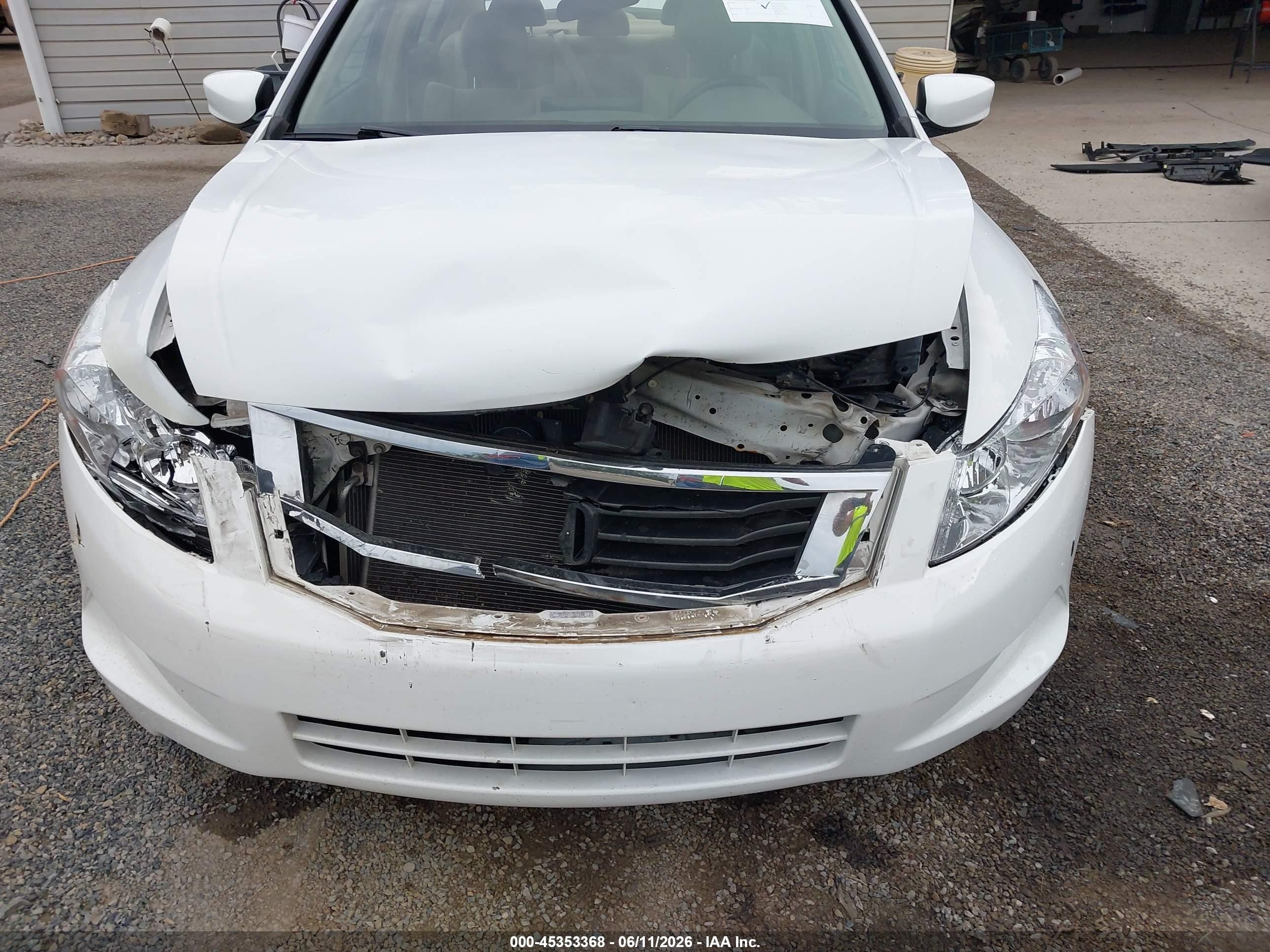 2009 Honda Accord 2.4 Ex White vin: 1HGCP26709A137229