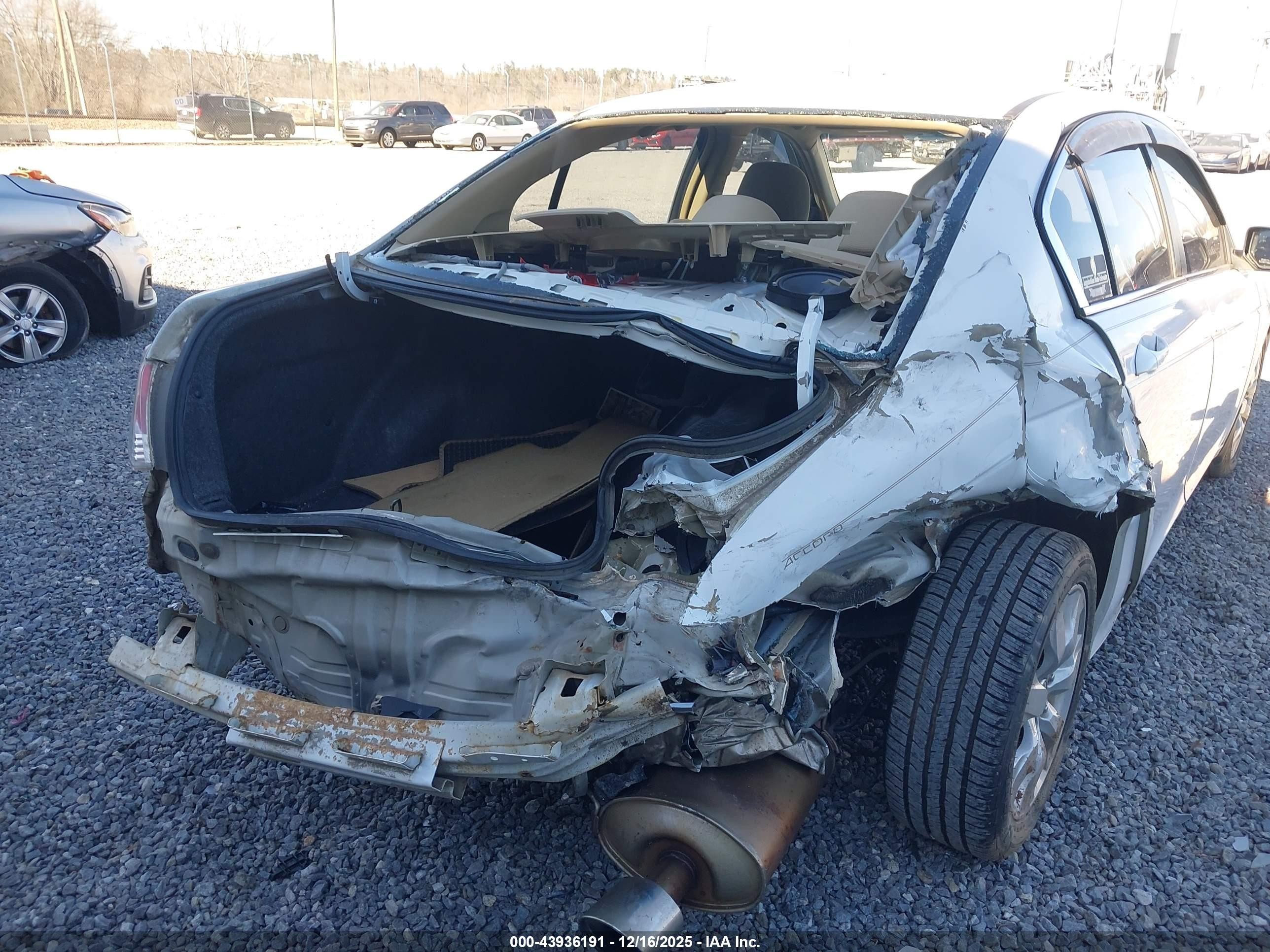 2008 Honda Accord 2.4 Ex White vin: 1HGCP26718A026963