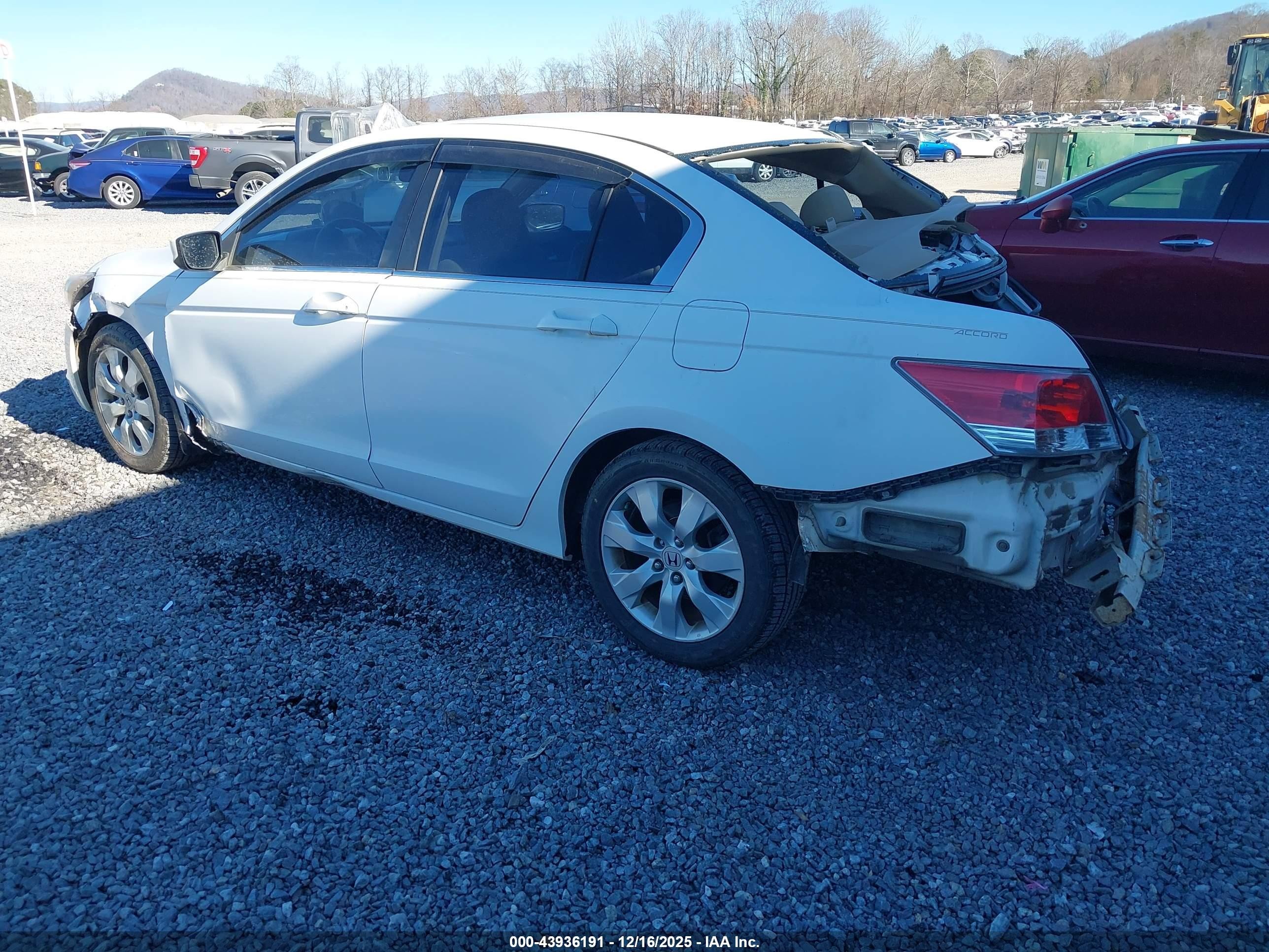 2008 Honda Accord 2.4 Ex White vin: 1HGCP26718A026963