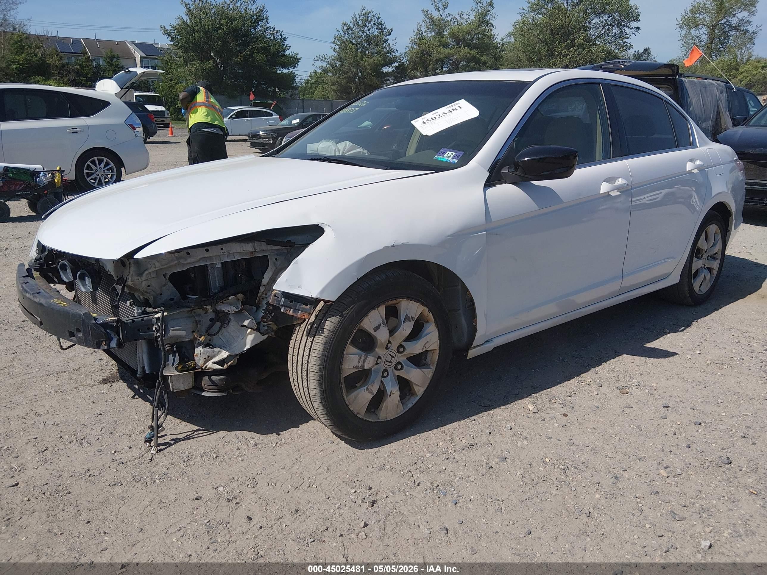 2009 Honda Accord 2.4 Ex White vin: 1HGCP26729A153660