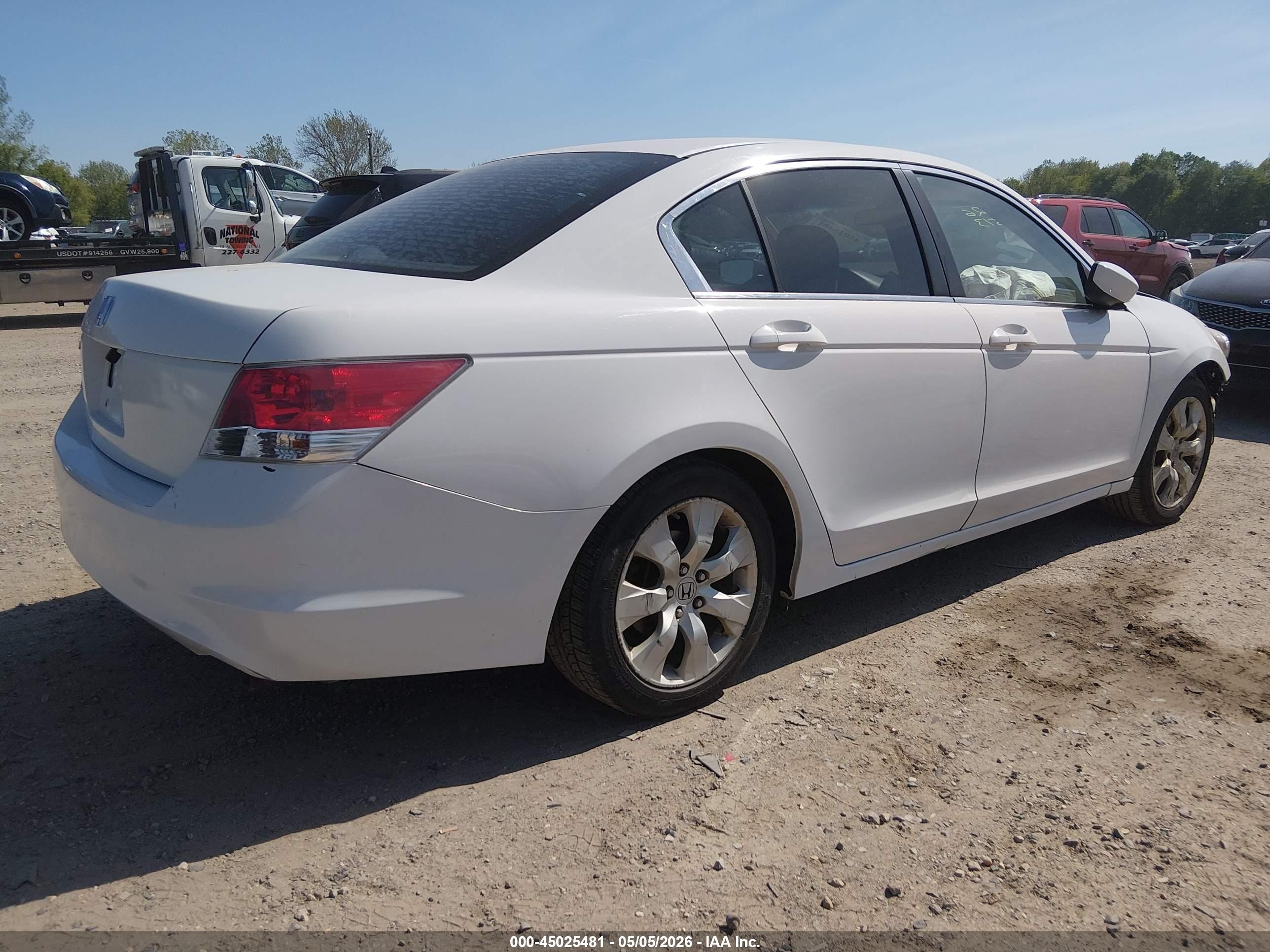 2009 Honda Accord 2.4 Ex White vin: 1HGCP26729A153660