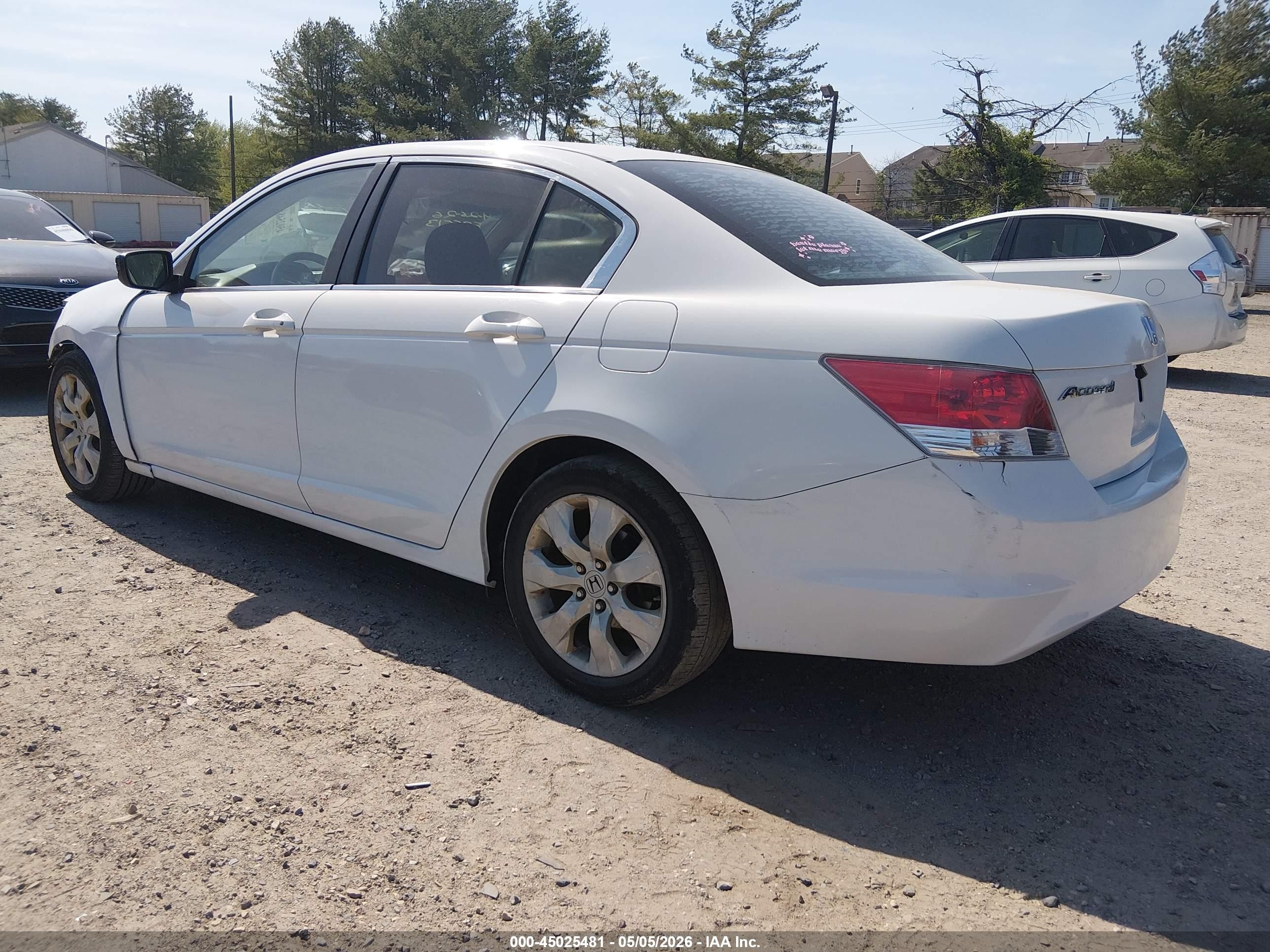2009 Honda Accord 2.4 Ex White vin: 1HGCP26729A153660